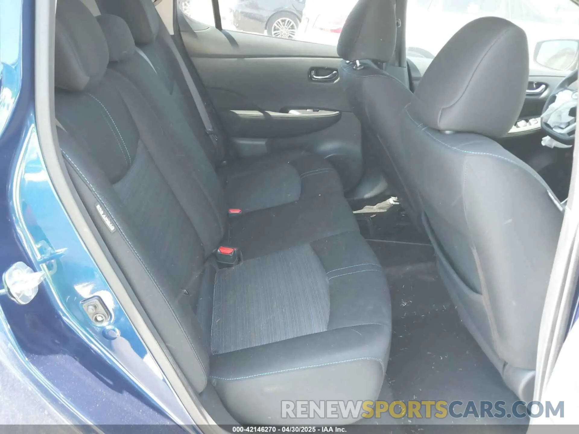 8 Photograph of a damaged car 1N4AZ1BV3NC564052 NISSAN LEAF 2022