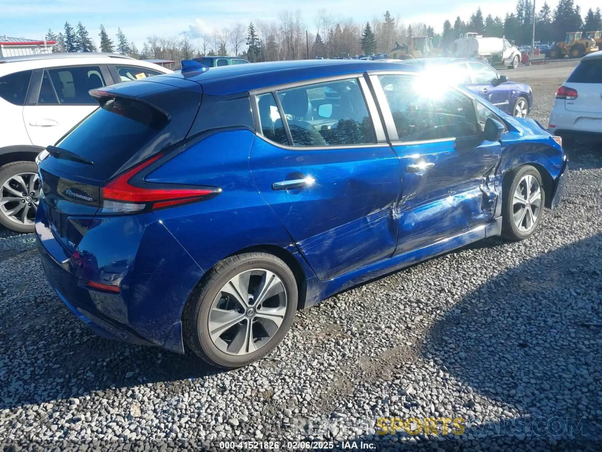 4 Photograph of a damaged car 1N4AZ1CV4NC563975 NISSAN LEAF 2022