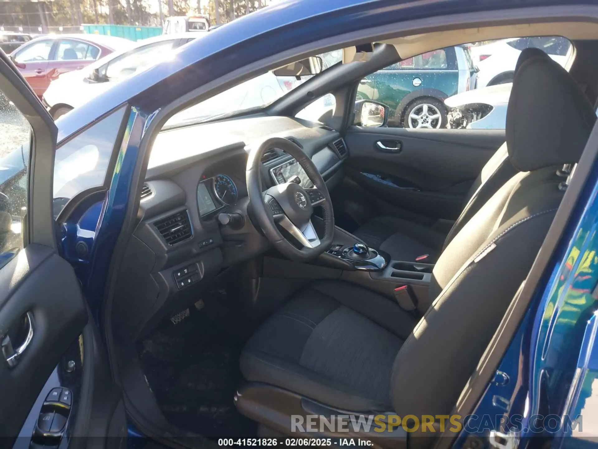 5 Photograph of a damaged car 1N4AZ1CV4NC563975 NISSAN LEAF 2022