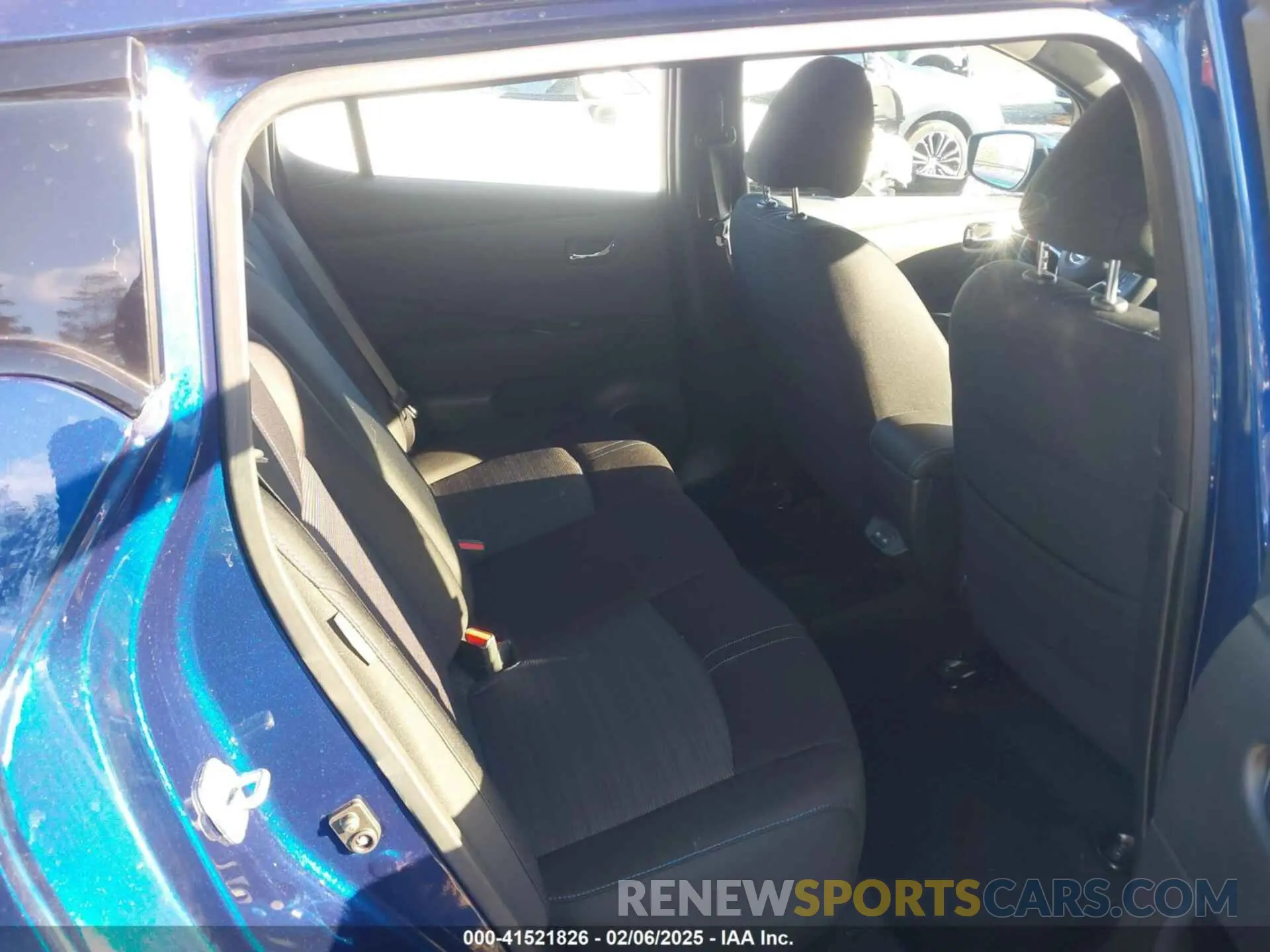 8 Photograph of a damaged car 1N4AZ1CV4NC563975 NISSAN LEAF 2022