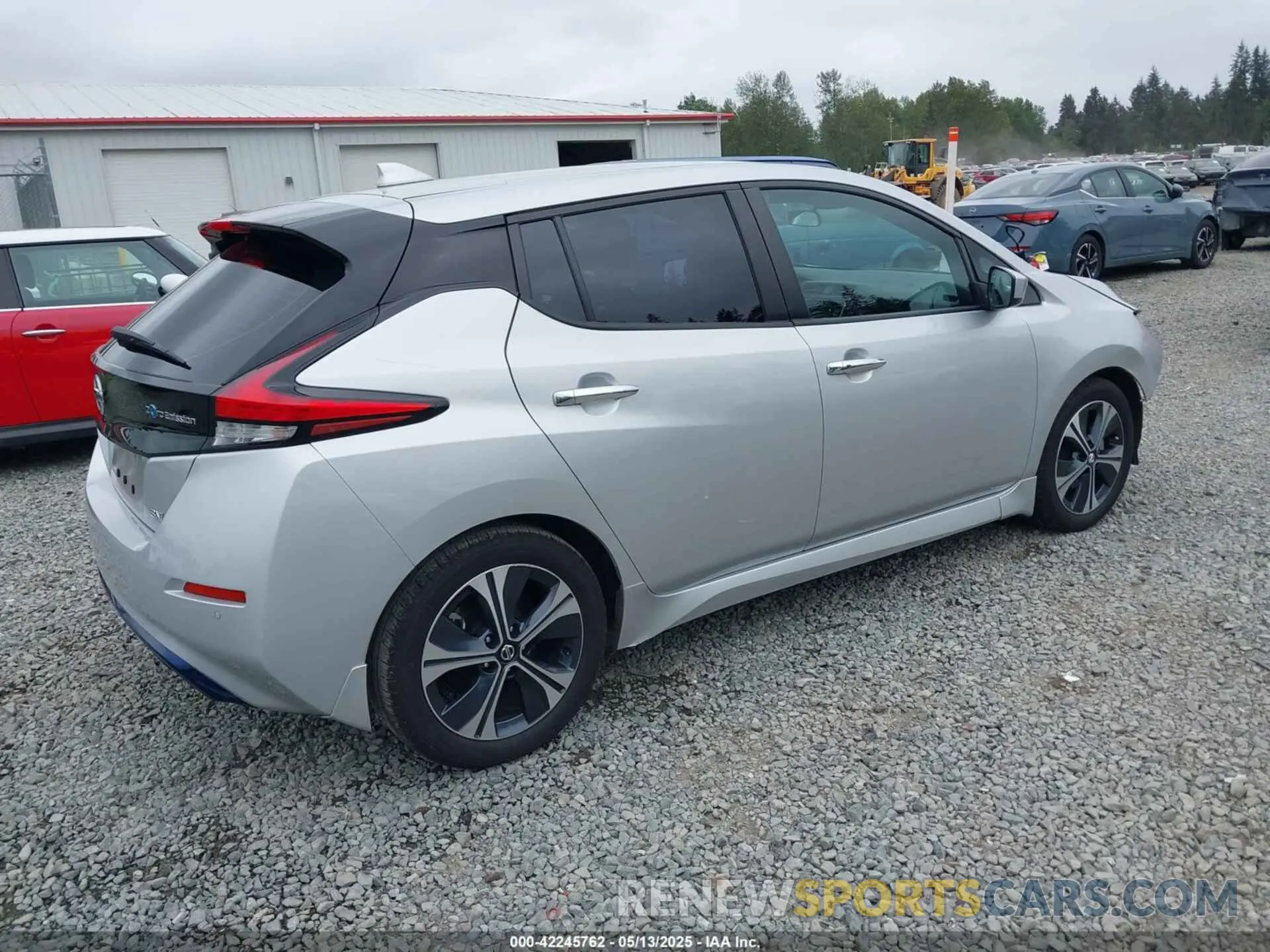4 Photograph of a damaged car 1N4AZ1CV5NC551964 NISSAN LEAF 2022