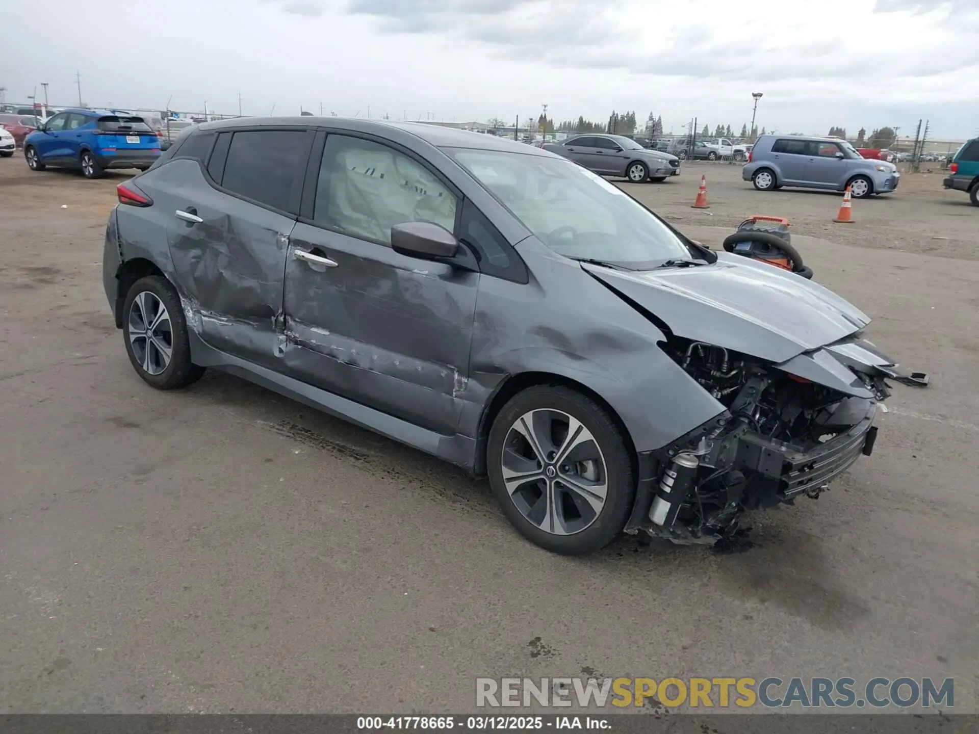 1 Photograph of a damaged car 1N4AZ1CV5NC555609 NISSAN LEAF 2022