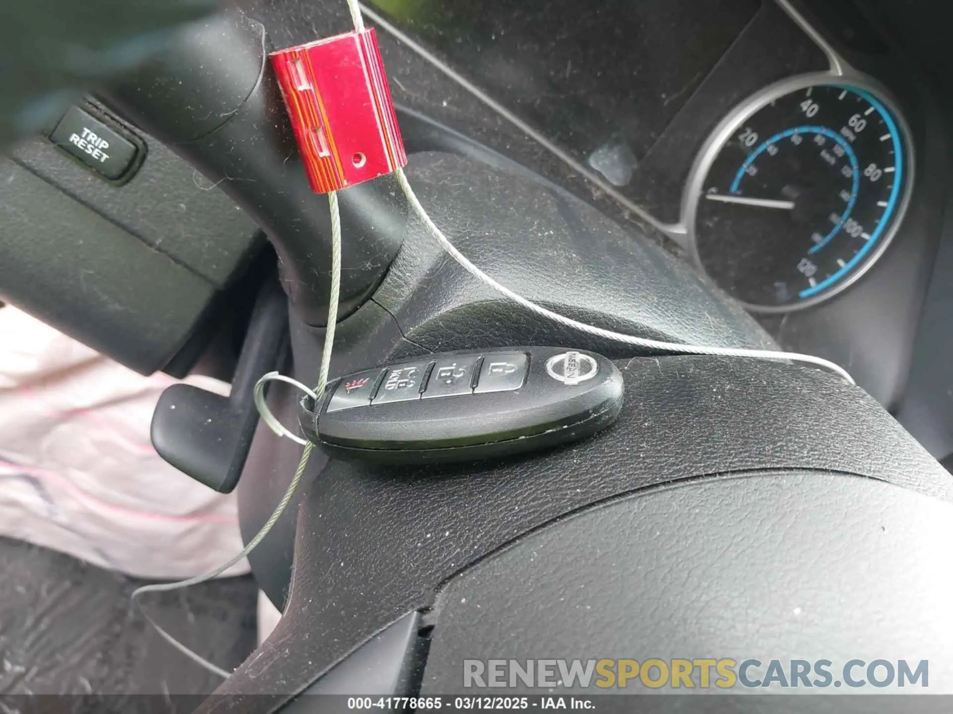 11 Photograph of a damaged car 1N4AZ1CV5NC555609 NISSAN LEAF 2022
