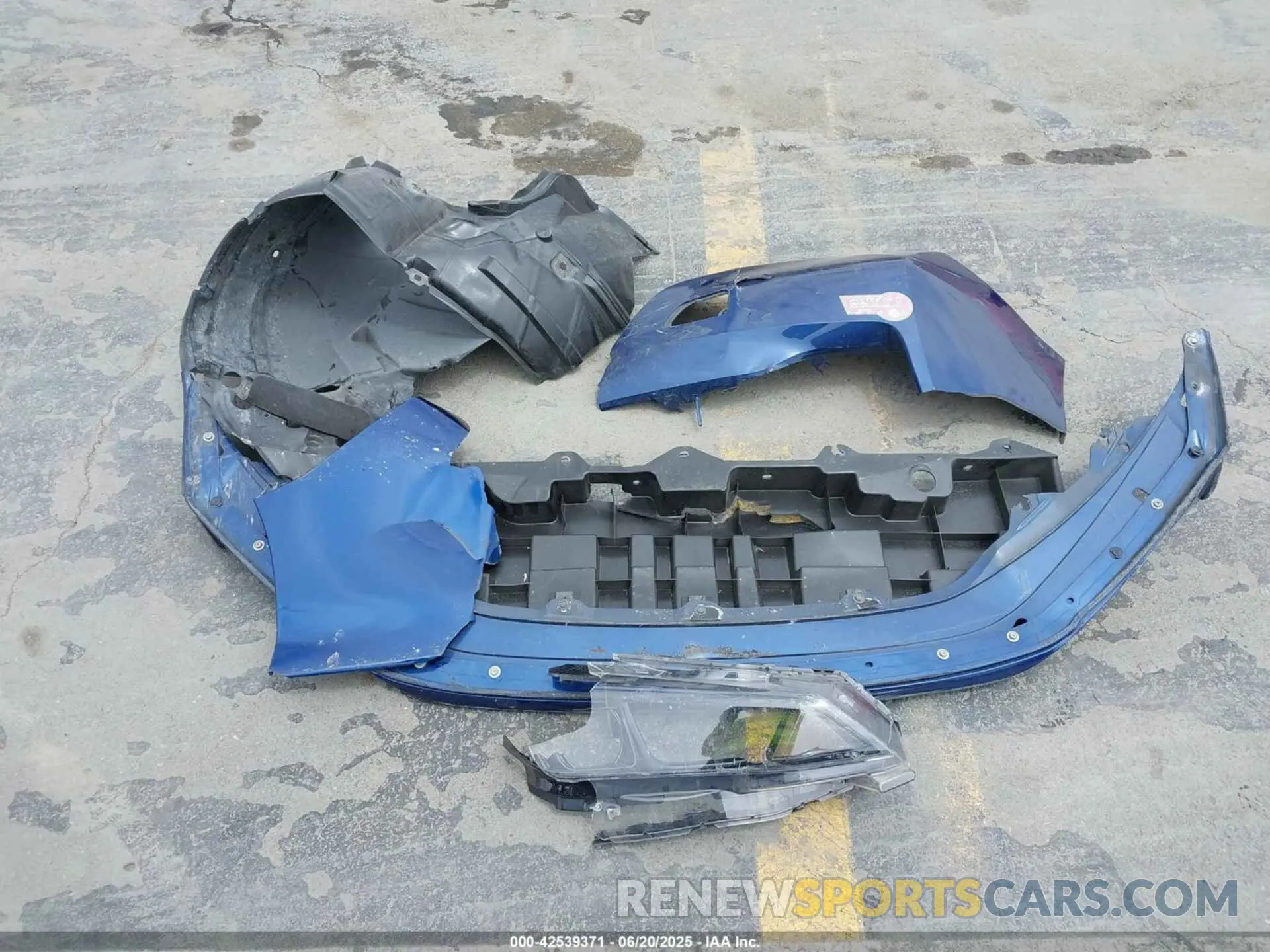 11 Photograph of a damaged car 1N4BZ1BV6NC561456 NISSAN LEAF 2022