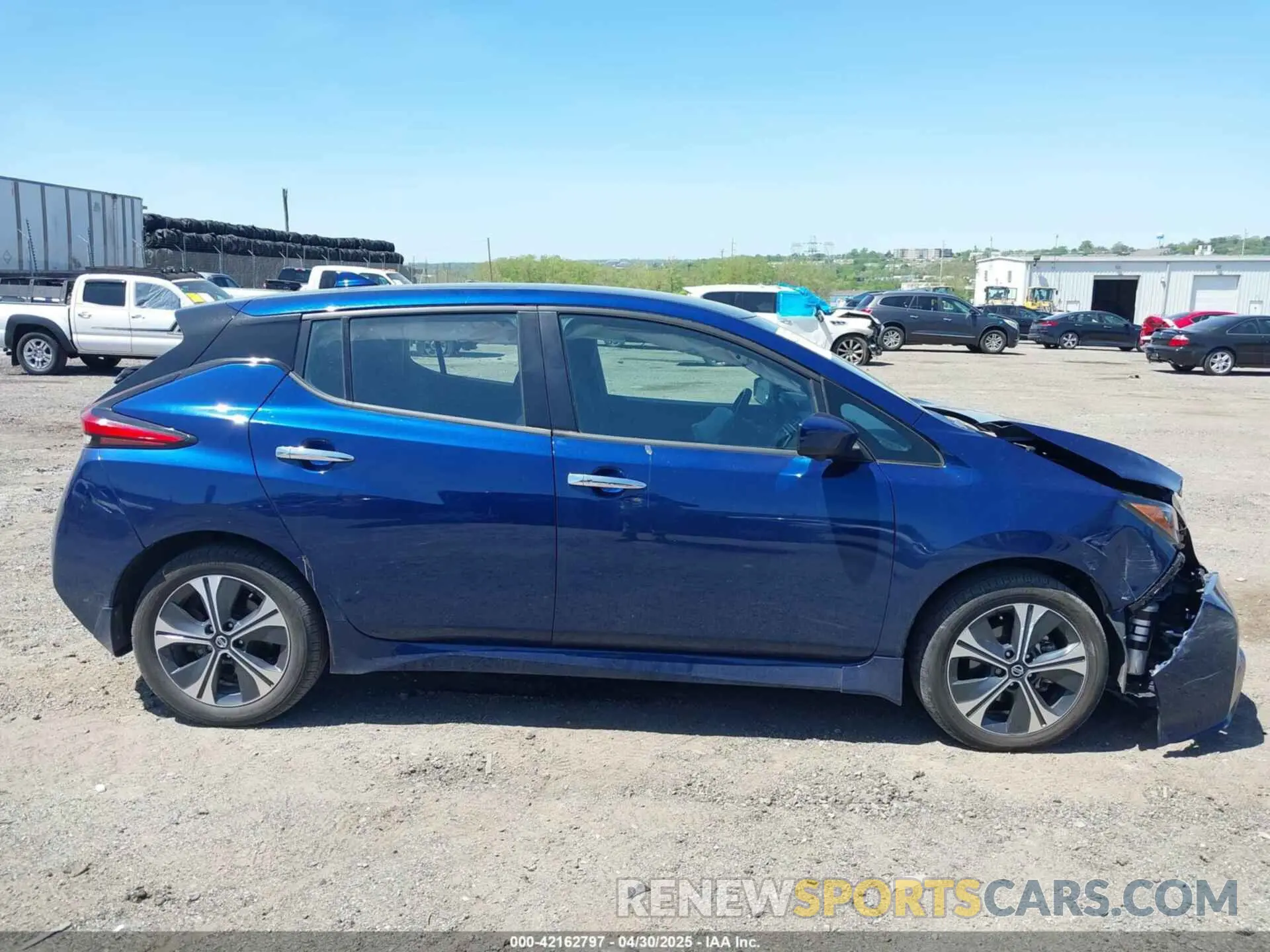 14 Photograph of a damaged car 1N4BZ1CV1NC553571 NISSAN LEAF 2022