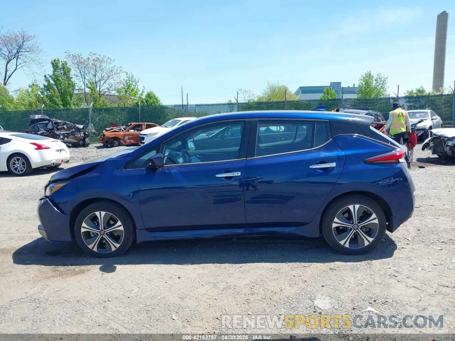 15 Photograph of a damaged car 1N4BZ1CV1NC553571 NISSAN LEAF 2022