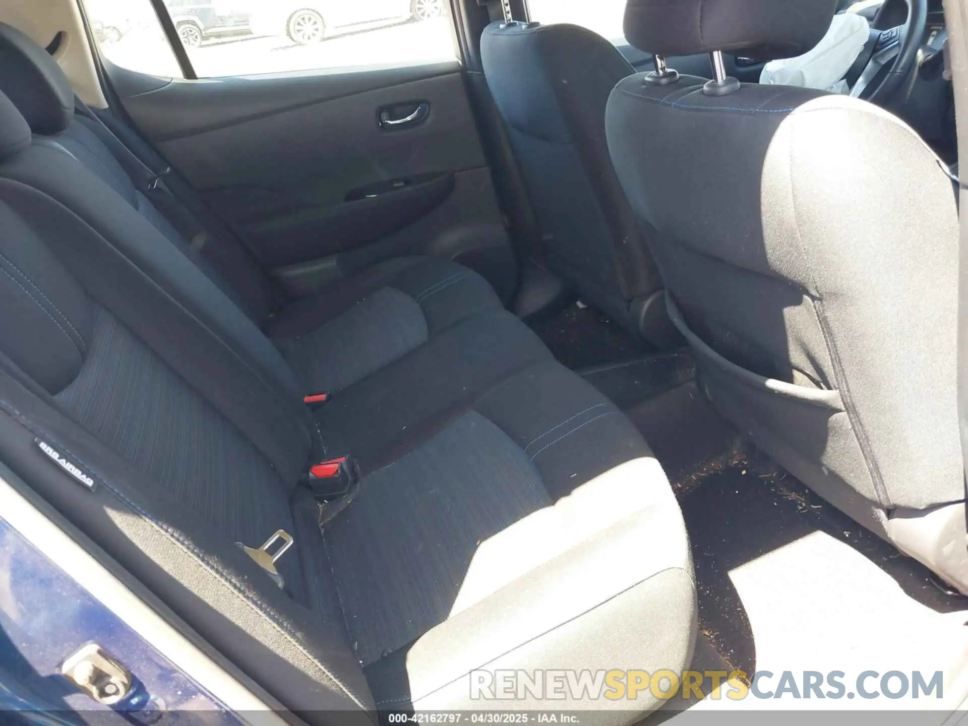 8 Photograph of a damaged car 1N4BZ1CV1NC553571 NISSAN LEAF 2022