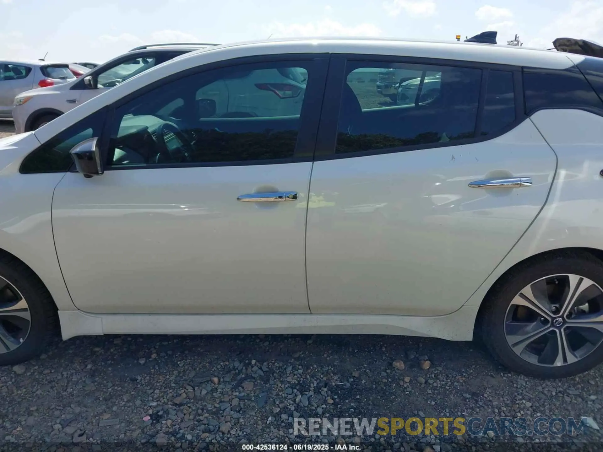 14 Photograph of a damaged car 1N4BZ1CV3NC563843 NISSAN LEAF 2022
