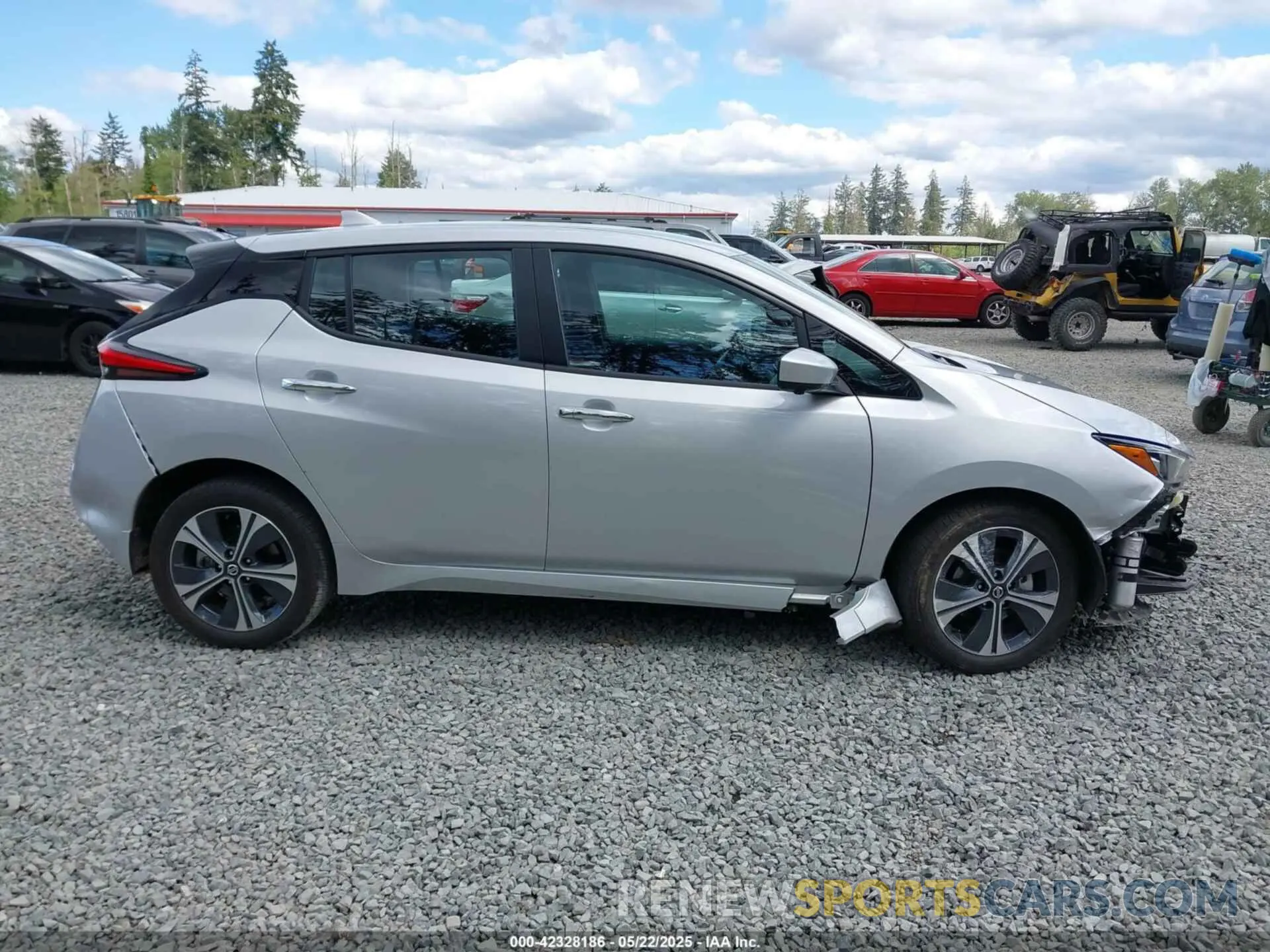 14 Photograph of a damaged car 1N4BZ1CV4NC550485 NISSAN LEAF 2022