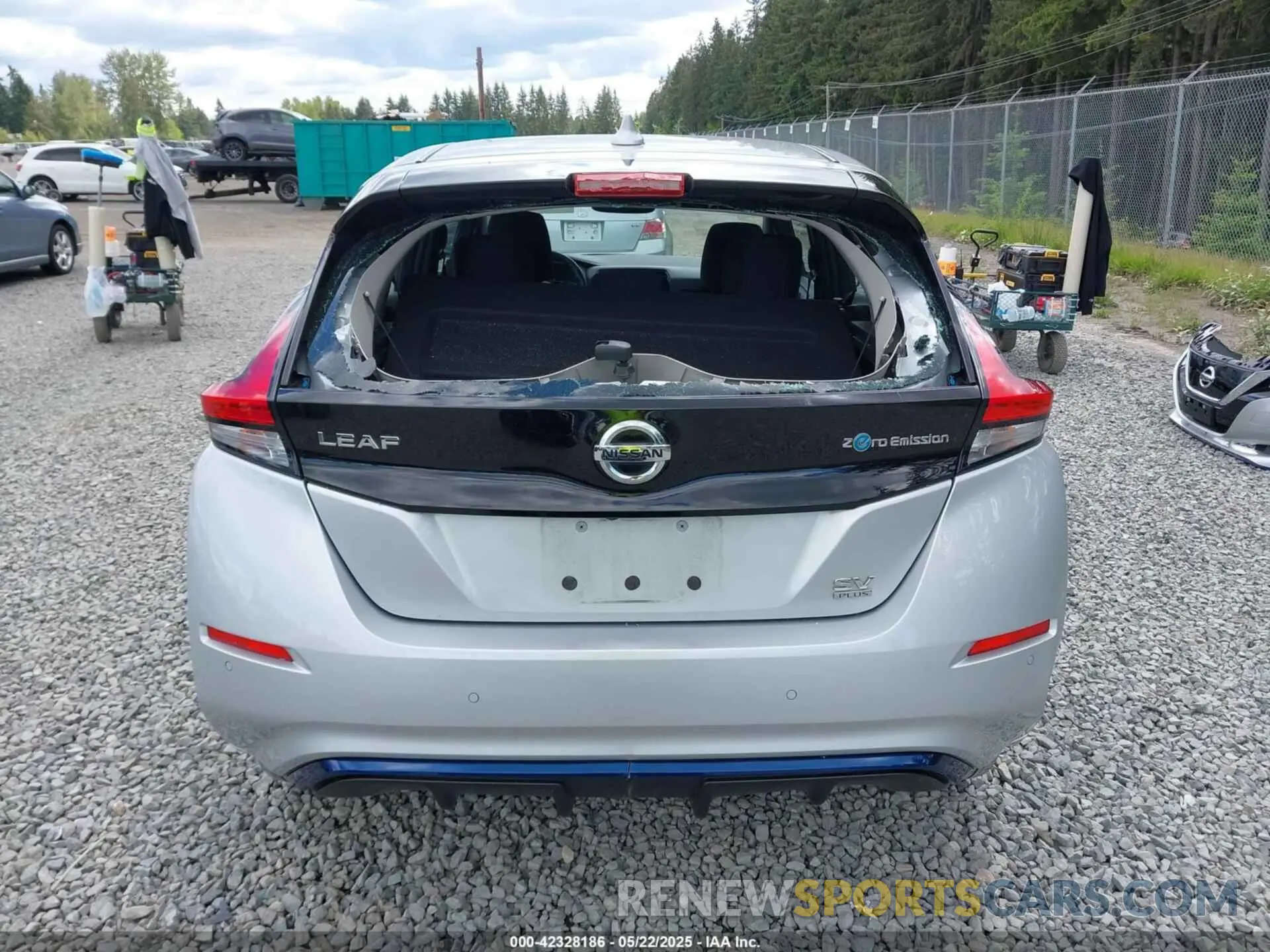 17 Photograph of a damaged car 1N4BZ1CV4NC550485 NISSAN LEAF 2022