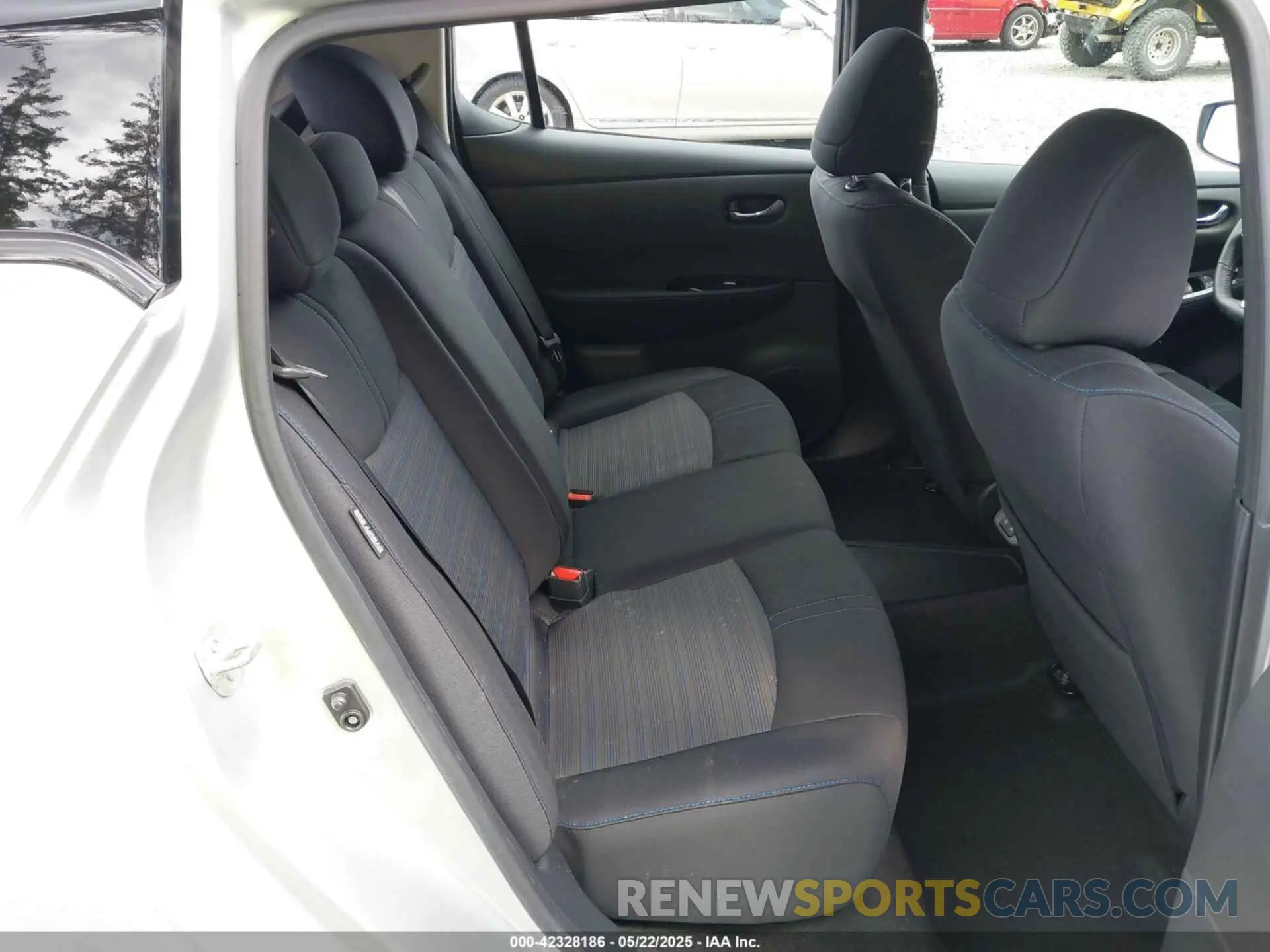 8 Photograph of a damaged car 1N4BZ1CV4NC550485 NISSAN LEAF 2022