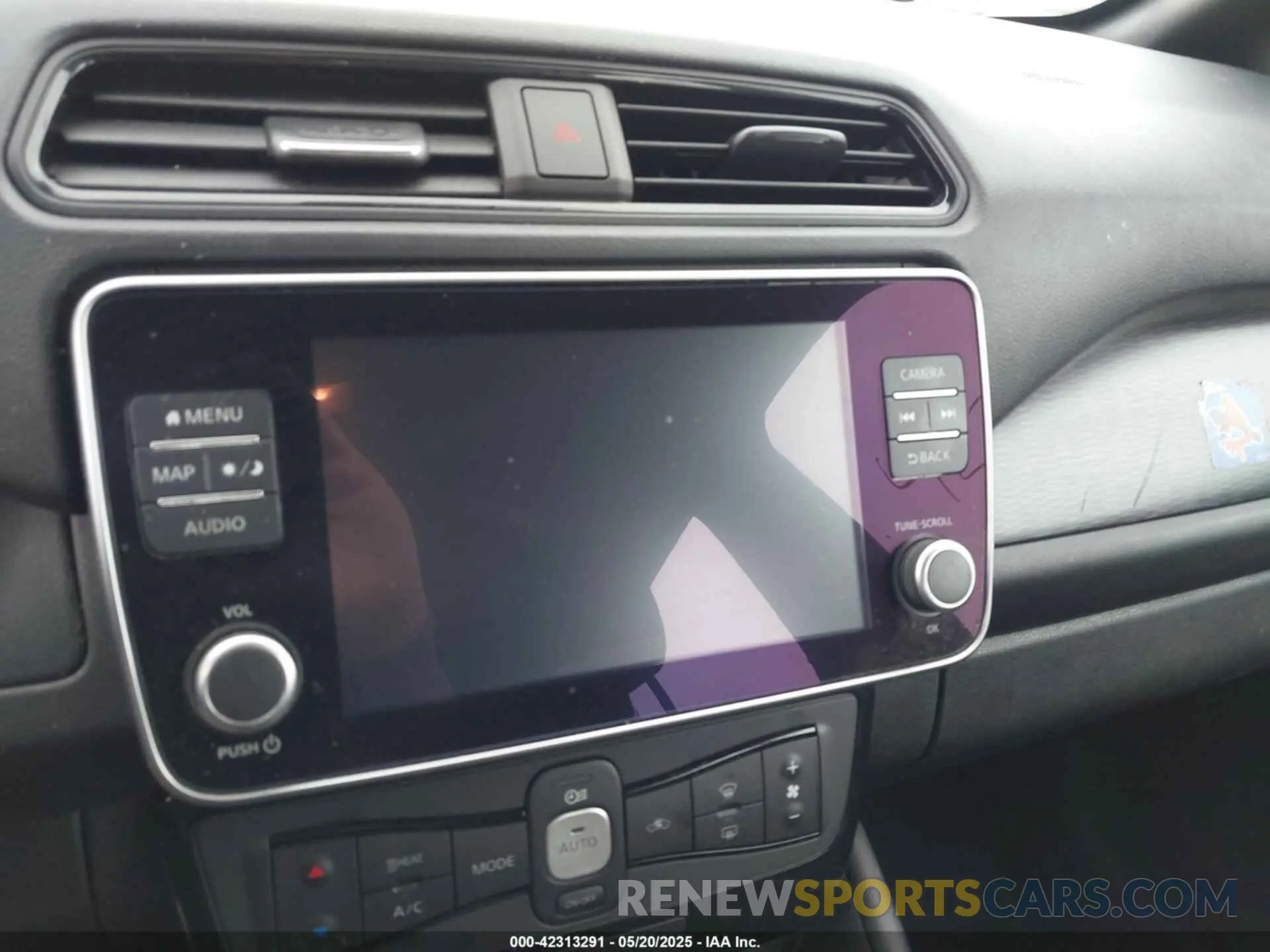18 Photograph of a damaged car 1N4BZ1CV4NC562331 NISSAN LEAF 2022