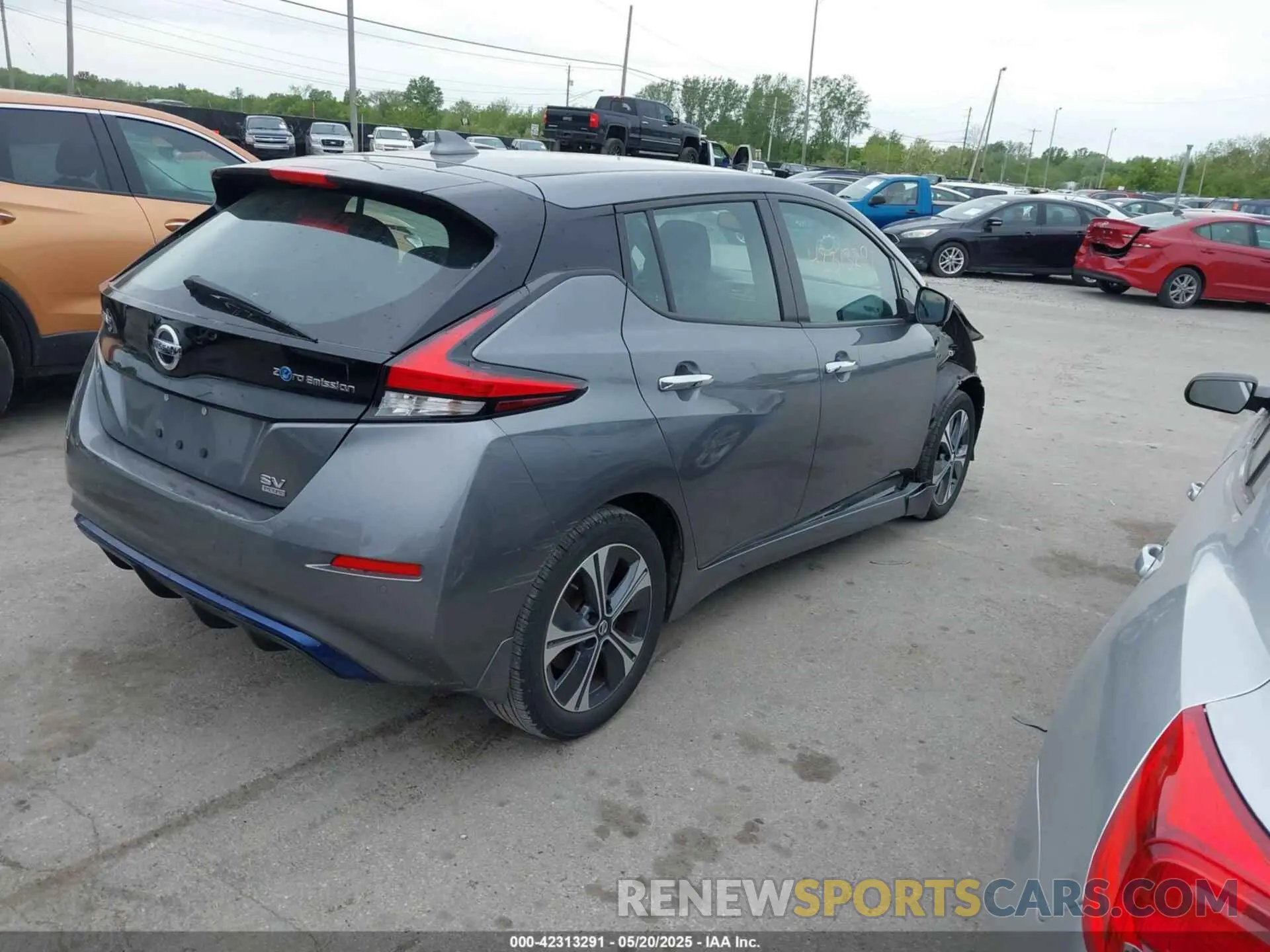 4 Photograph of a damaged car 1N4BZ1CV4NC562331 NISSAN LEAF 2022