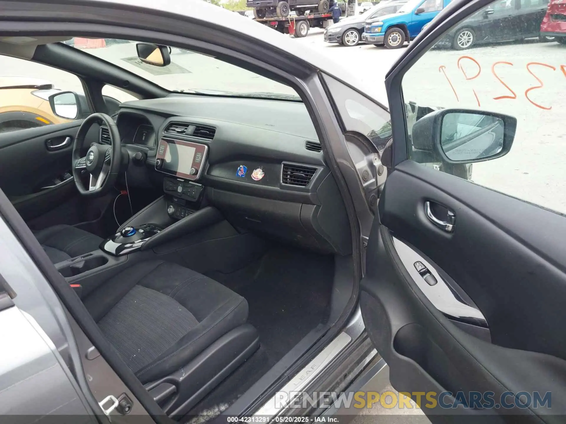 5 Photograph of a damaged car 1N4BZ1CV4NC562331 NISSAN LEAF 2022