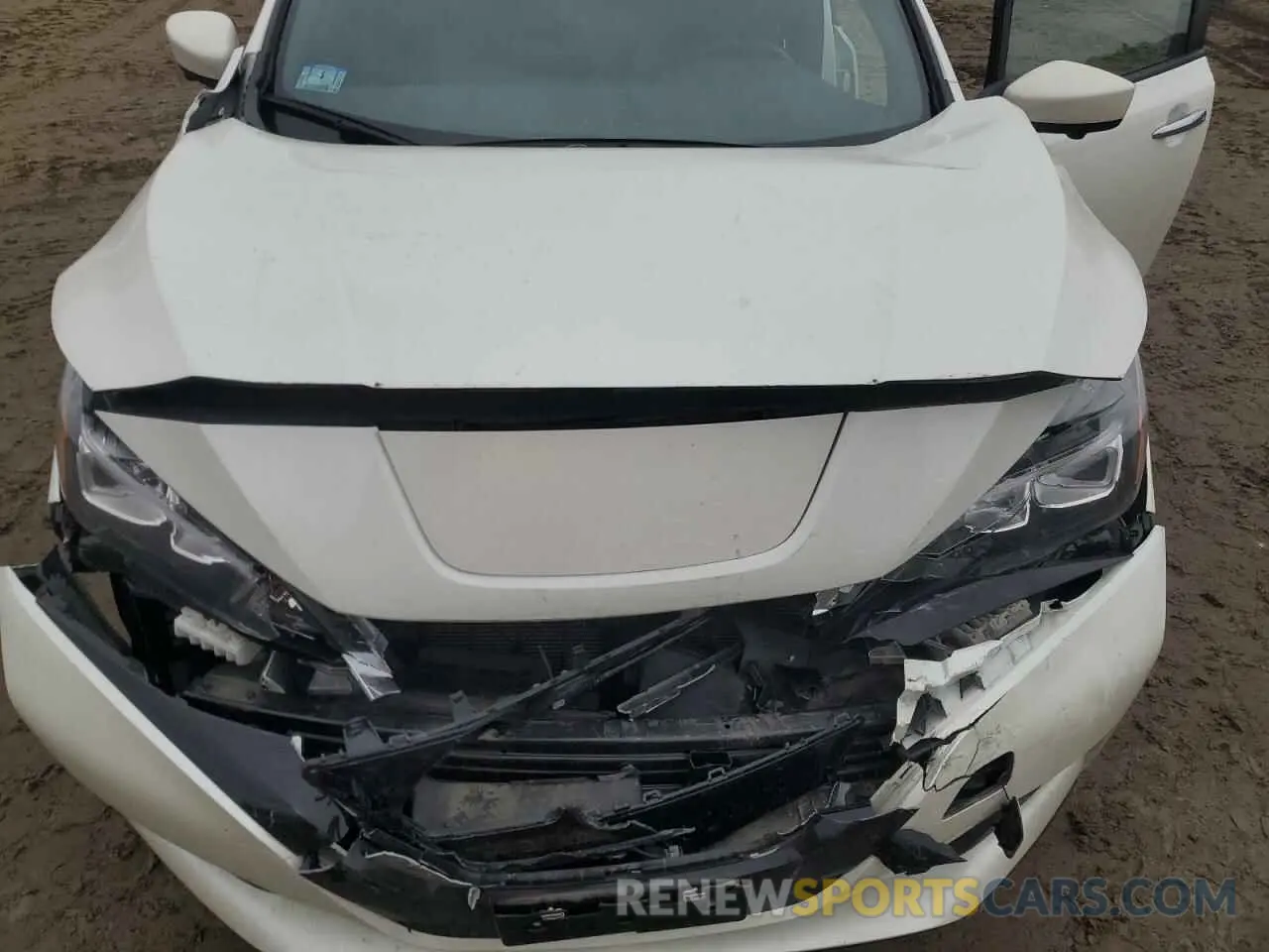 11 Photograph of a damaged car 1N4BZ1CV5NC552066 NISSAN LEAF 2022