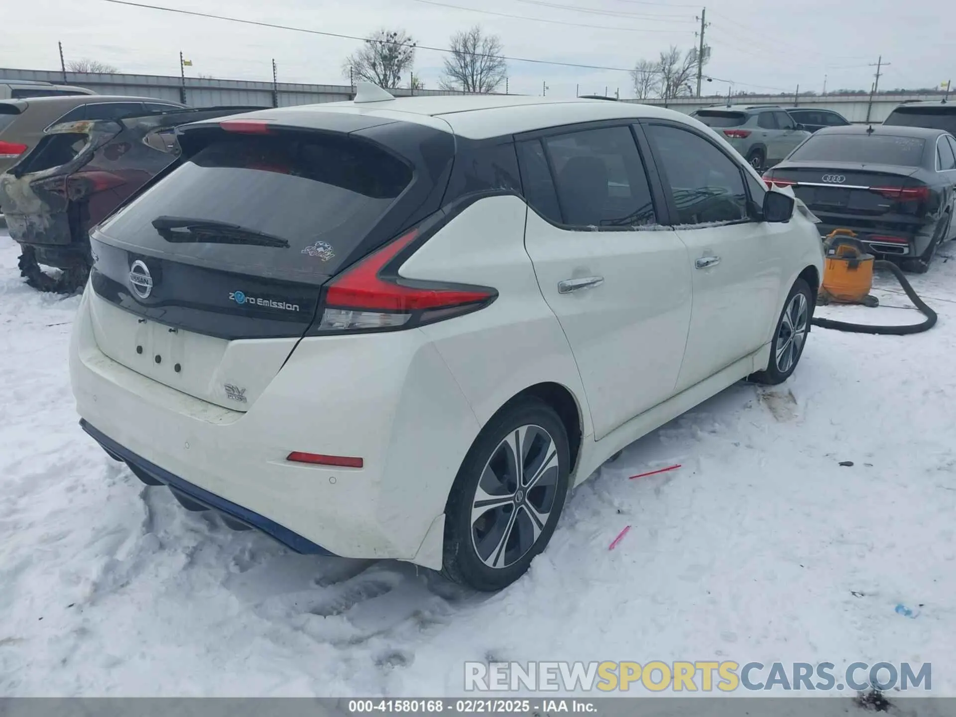 4 Photograph of a damaged car 1N4BZ1CV9NC557996 NISSAN LEAF 2022