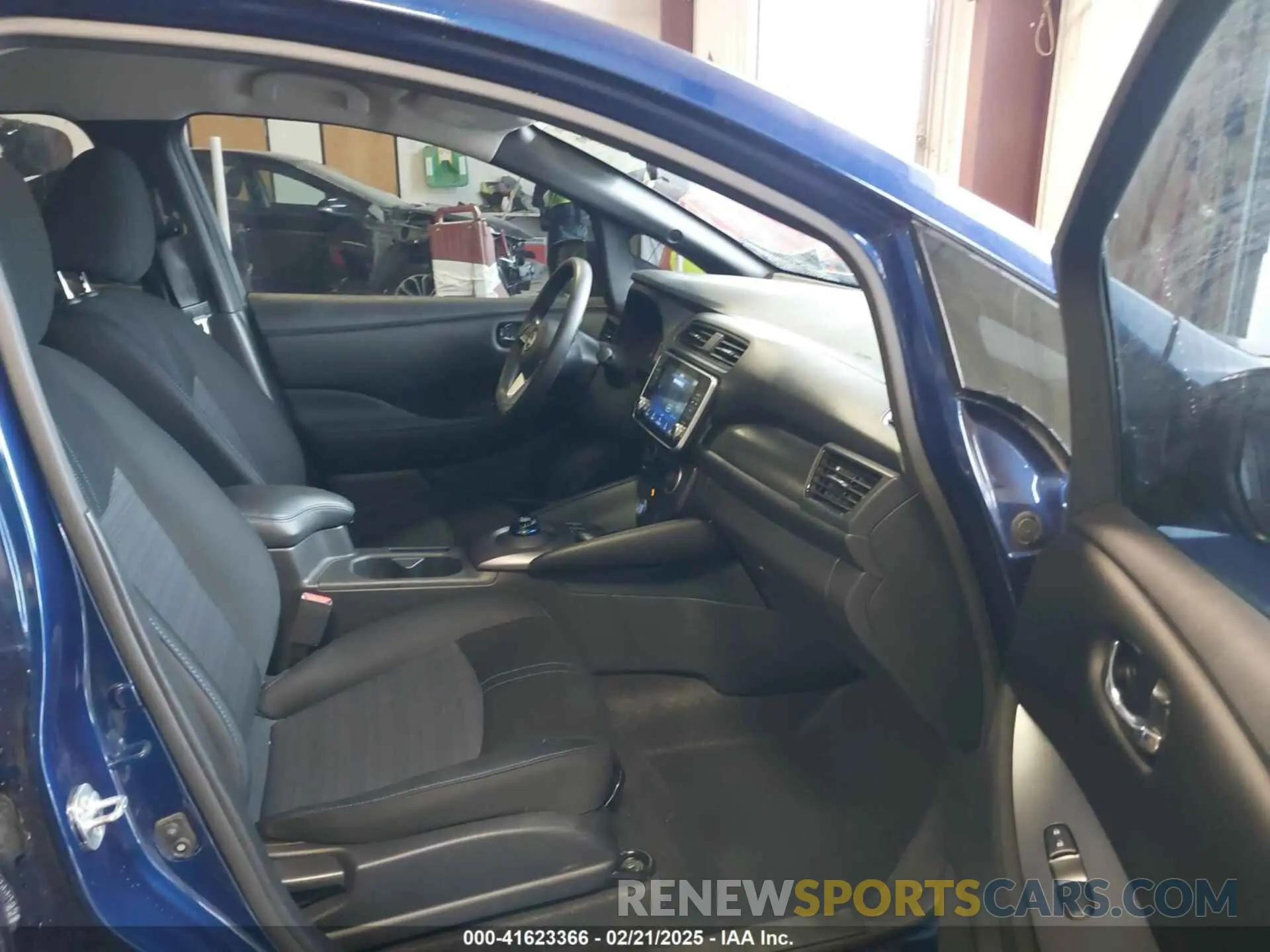 5 Photograph of a damaged car 1N4AZ1BV0PC553755 NISSAN LEAF 2023
