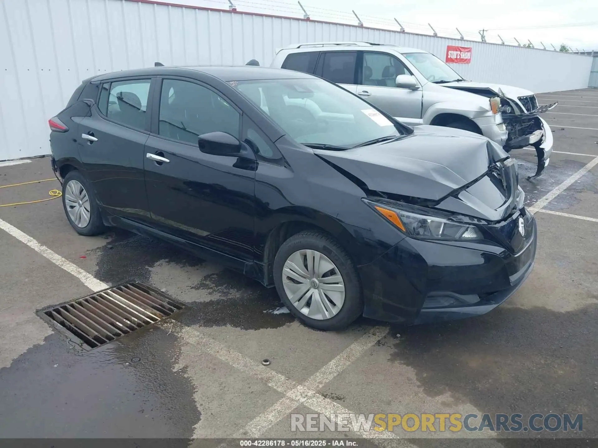 1 Photograph of a damaged car 1N4AZ1BV7PC557687 NISSAN LEAF 2023