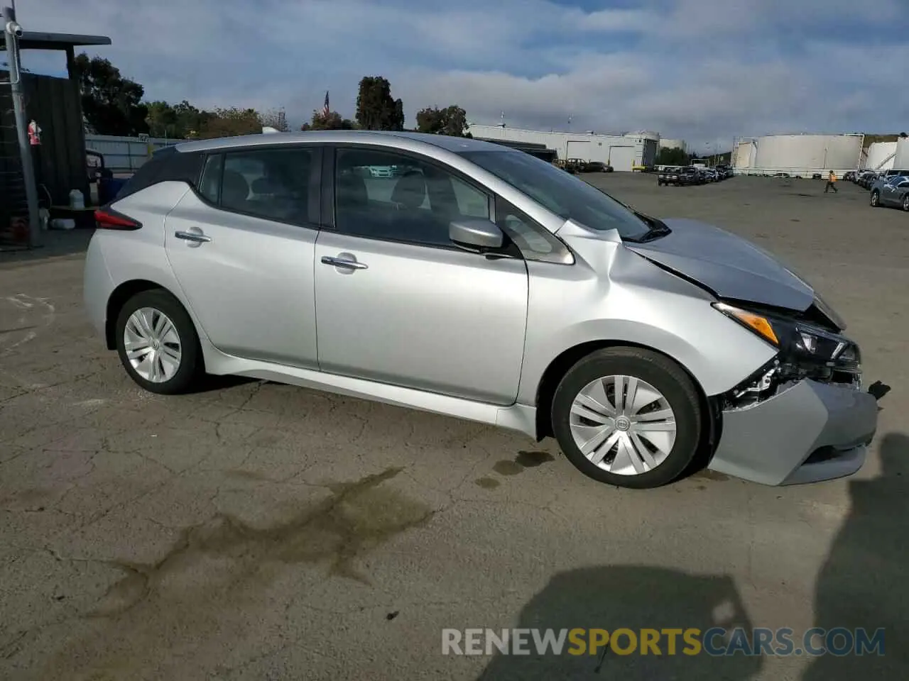 4 Photograph of a damaged car 1N4AZ1BV8PC556452 NISSAN LEAF 2023