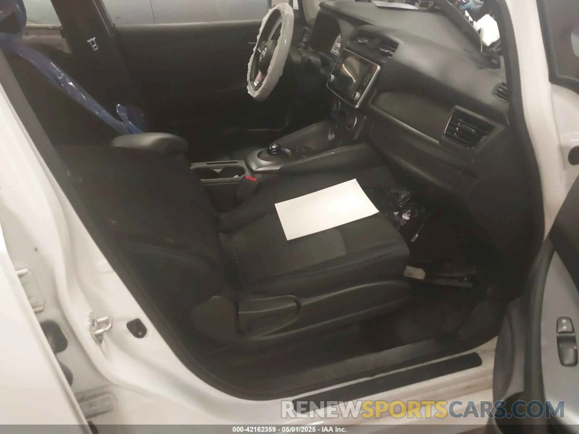 5 Photograph of a damaged car 1N4AZ1BV8PC559724 NISSAN LEAF 2023