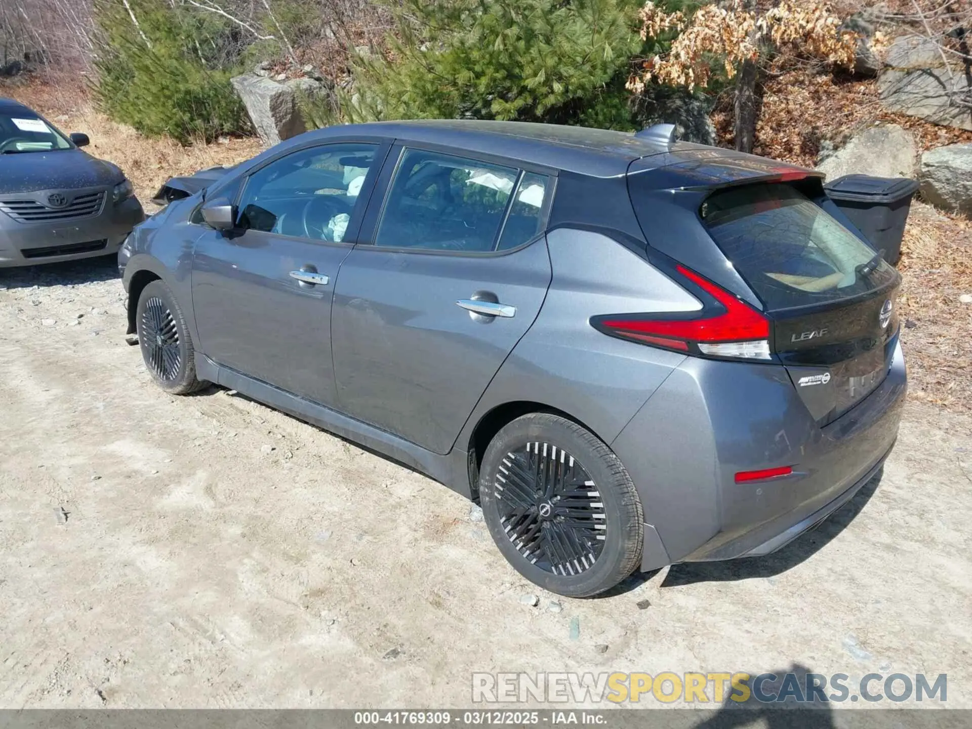 3 Photograph of a damaged car 1N4CZ1CV1PC557353 NISSAN LEAF 2023