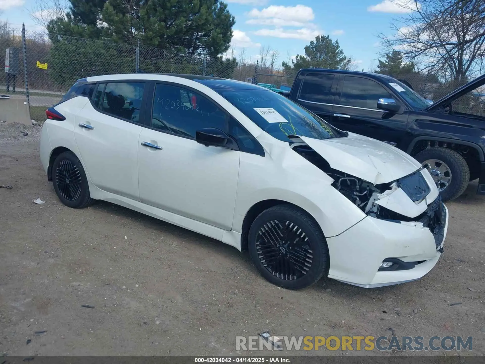 1 Photograph of a damaged car 1N4CZ1CV4PC557184 NISSAN LEAF 2023