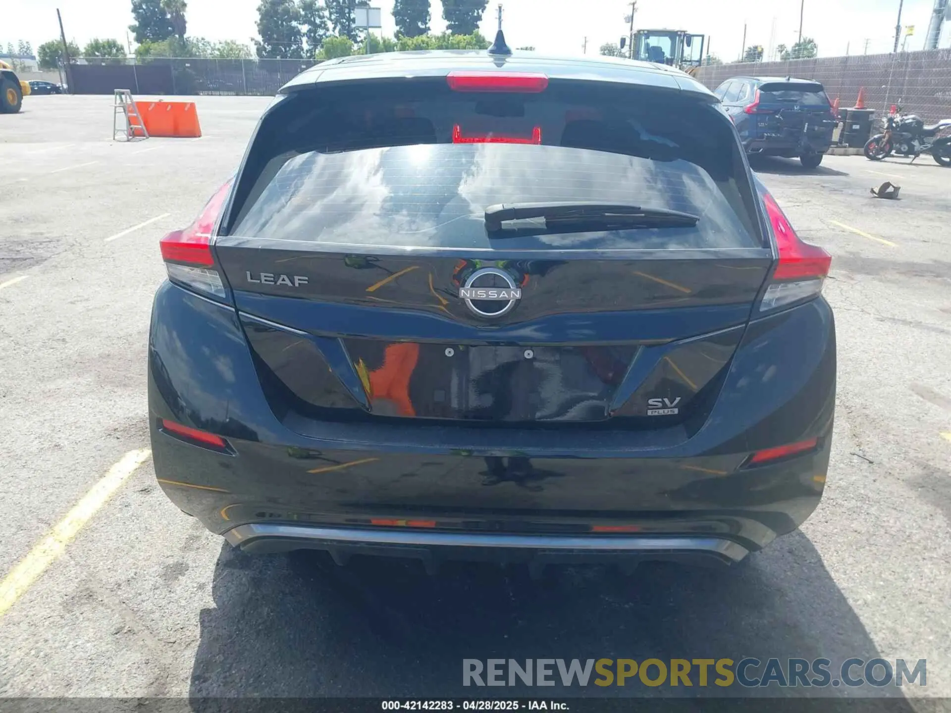 16 Photograph of a damaged car 1N4CZ1CV7PC562041 NISSAN LEAF 2023
