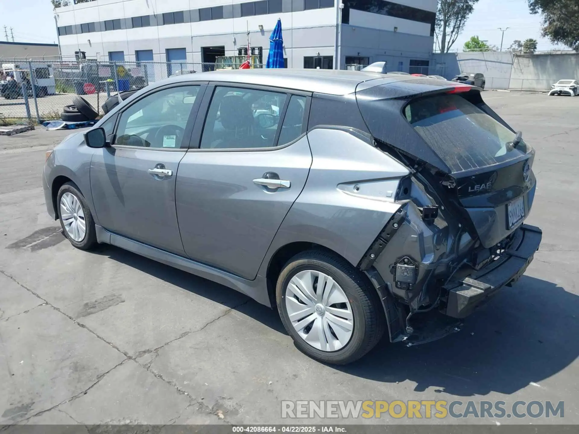 3 Photograph of a damaged car 1N4AZ1BV1SC550694 NISSAN LEAF 2025