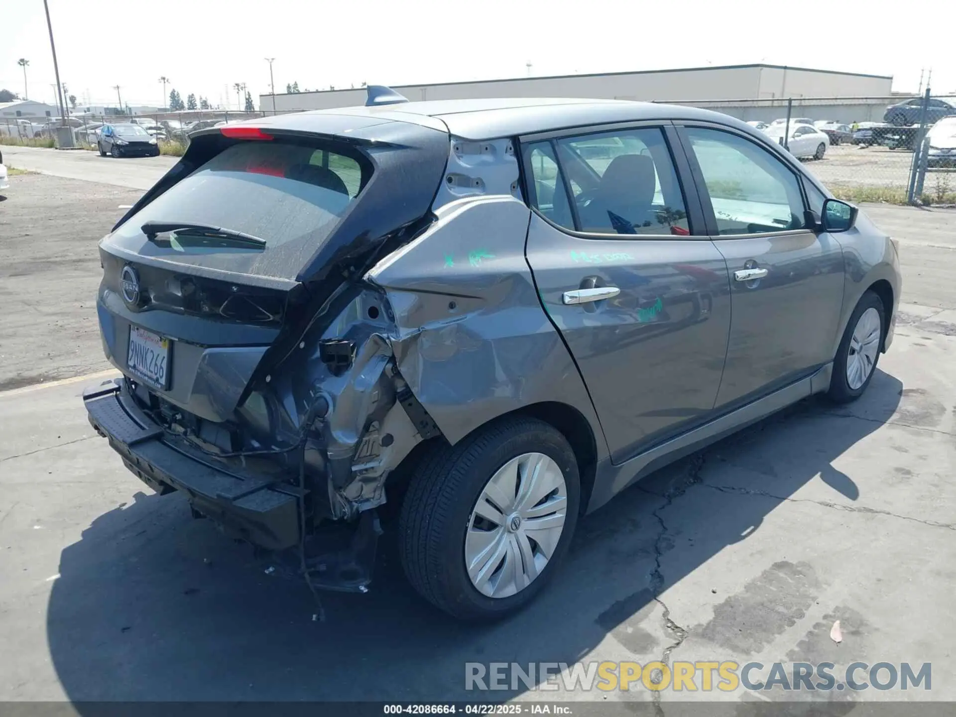4 Photograph of a damaged car 1N4AZ1BV1SC550694 NISSAN LEAF 2025