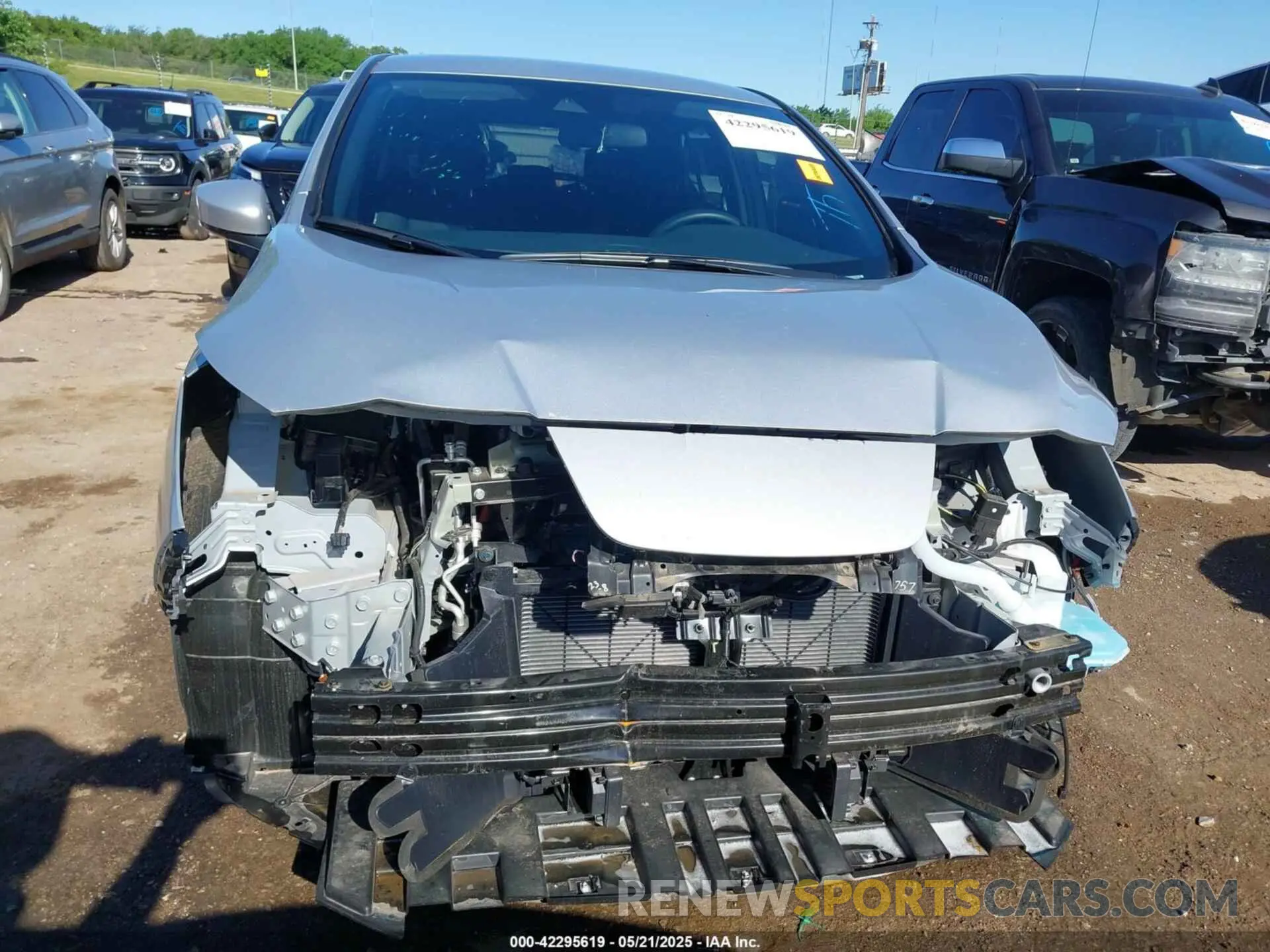 13 Photograph of a damaged car 1N4AZ1BV5SC550617 NISSAN LEAF 2025