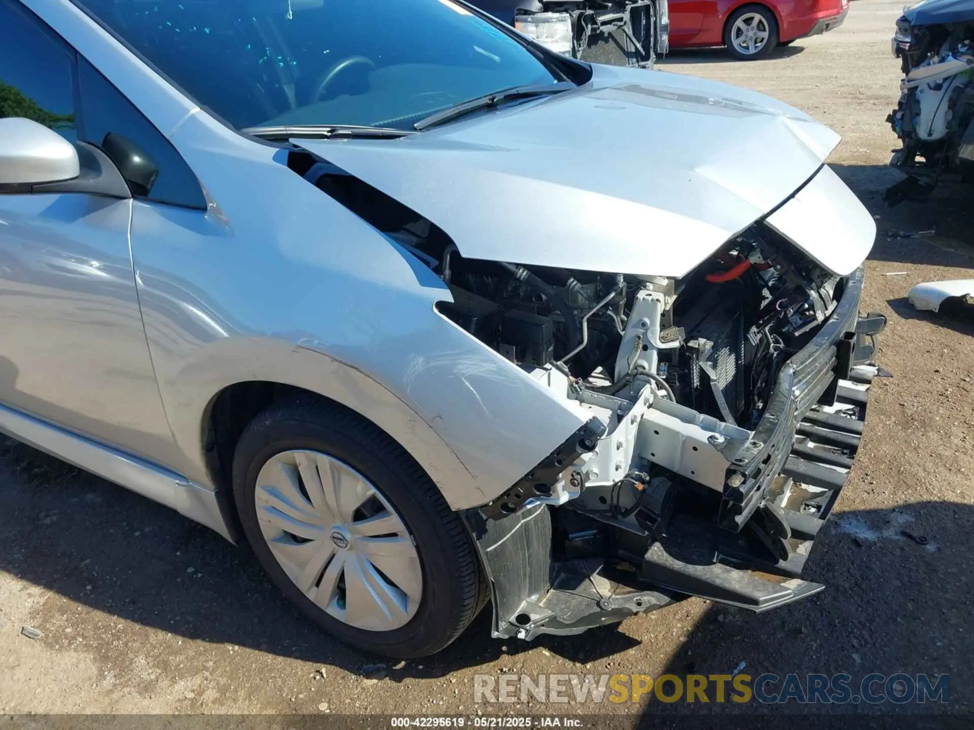 6 Photograph of a damaged car 1N4AZ1BV5SC550617 NISSAN LEAF 2025