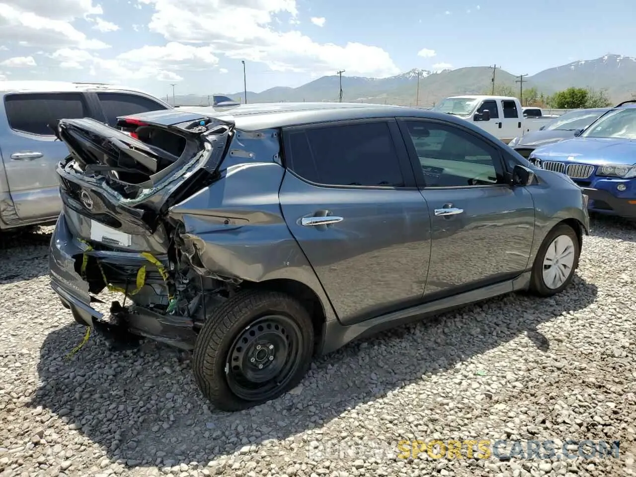 3 Photograph of a damaged car 1N4AZ1BV8SC558033 NISSAN LEAF 2025