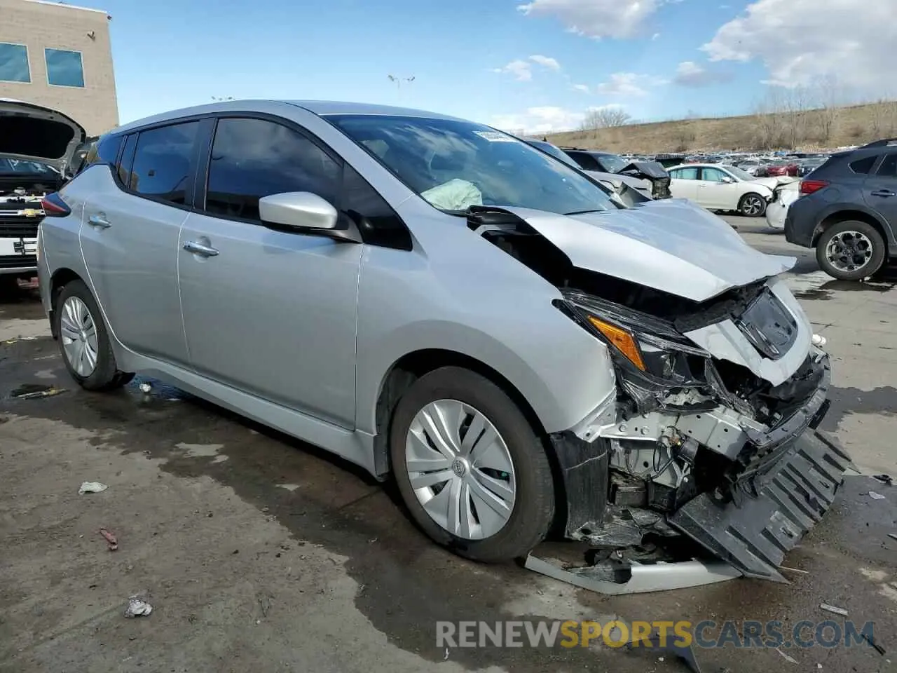 4 Photograph of a damaged car 1N4AZ1BV9SC561541 NISSAN LEAF 2025