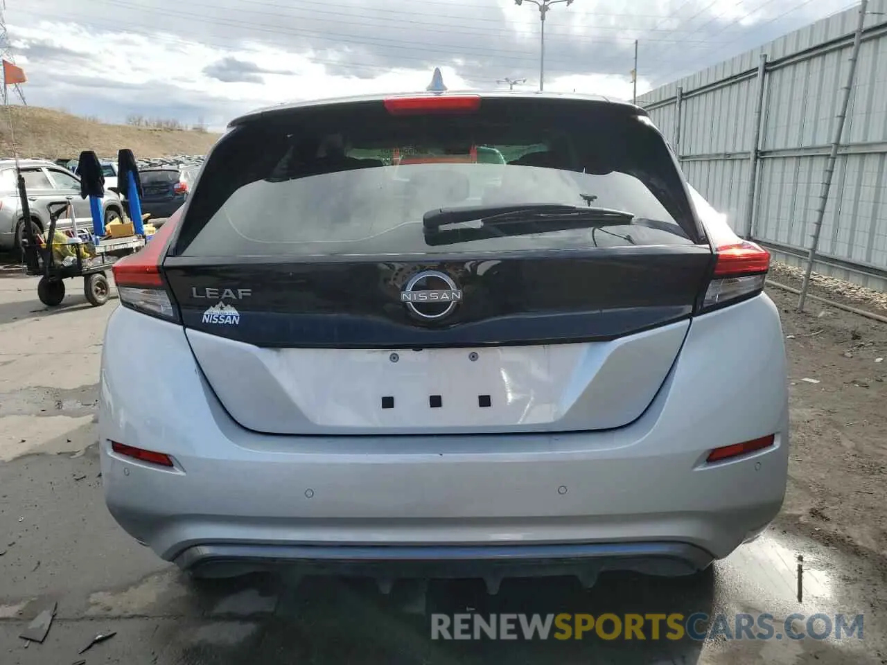 6 Photograph of a damaged car 1N4AZ1BV9SC561541 NISSAN LEAF 2025