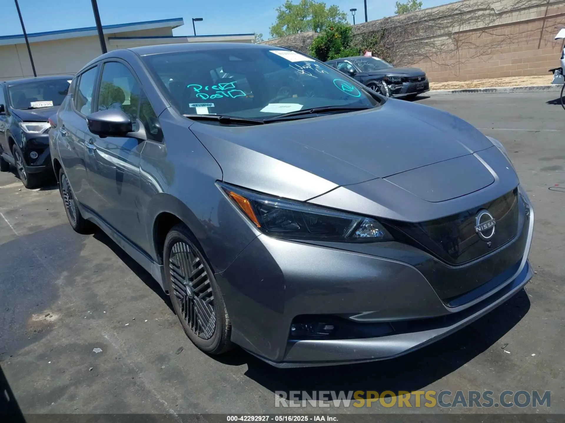 1 Photograph of a damaged car 1N4CZ1CV4SC558120 NISSAN LEAF 2025