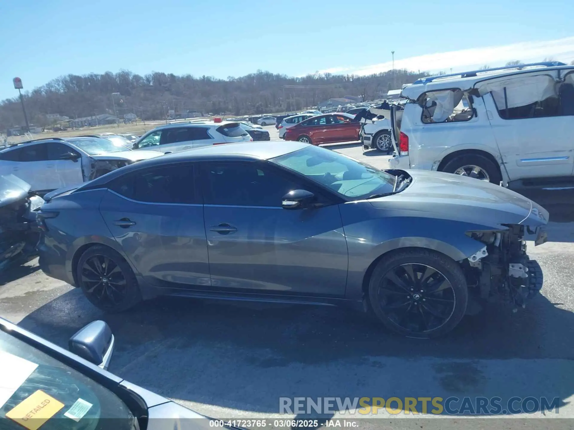 14 Photograph of a damaged car 1N4AA6AV0KC360617 NISSAN MAXIMA 2019