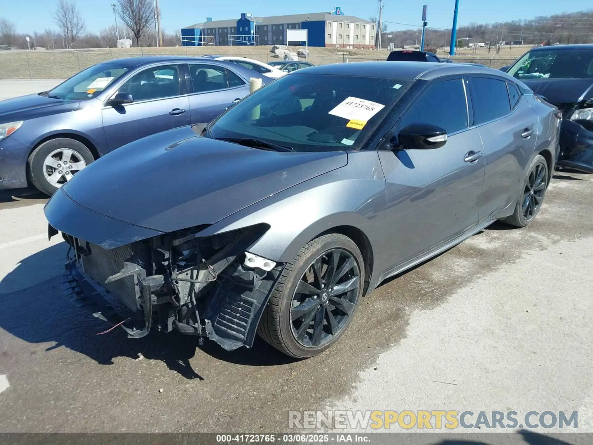 2 Photograph of a damaged car 1N4AA6AV0KC360617 NISSAN MAXIMA 2019