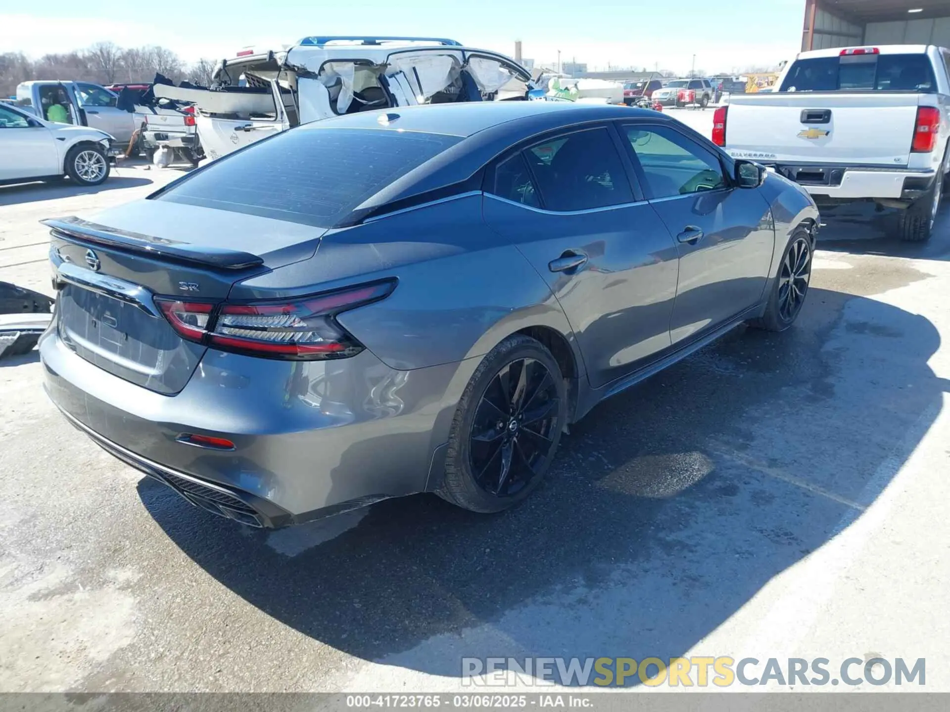 4 Photograph of a damaged car 1N4AA6AV0KC360617 NISSAN MAXIMA 2019