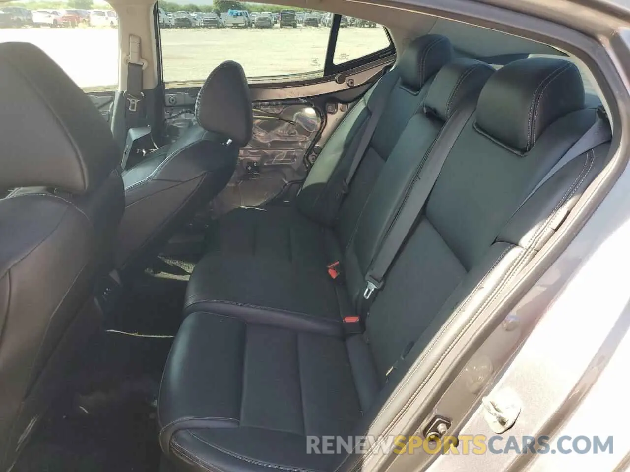 10 Photograph of a damaged car 1N4AA6AV0KC364778 NISSAN MAXIMA 2019