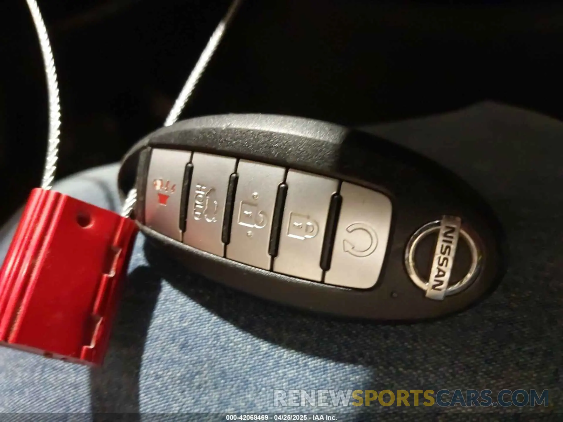 11 Photograph of a damaged car 1N4AA6AV0KC366322 NISSAN MAXIMA 2019