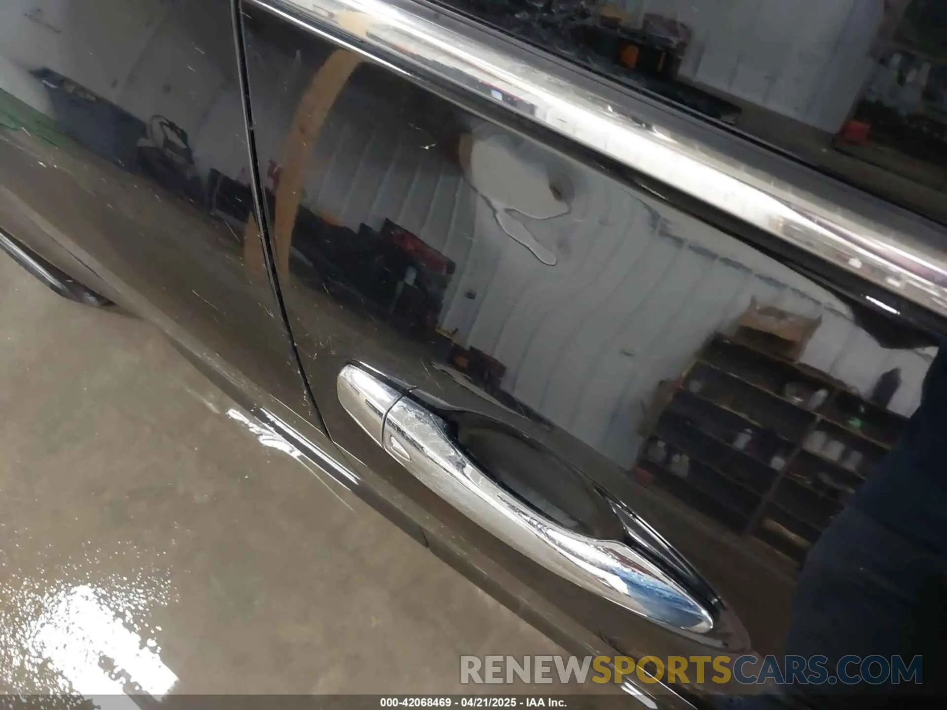 19 Photograph of a damaged car 1N4AA6AV0KC366322 NISSAN MAXIMA 2019