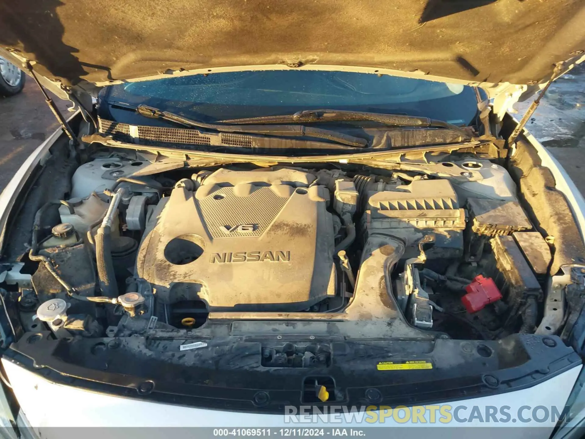 10 Photograph of a damaged car 1N4AA6AV0KC369995 NISSAN MAXIMA 2019