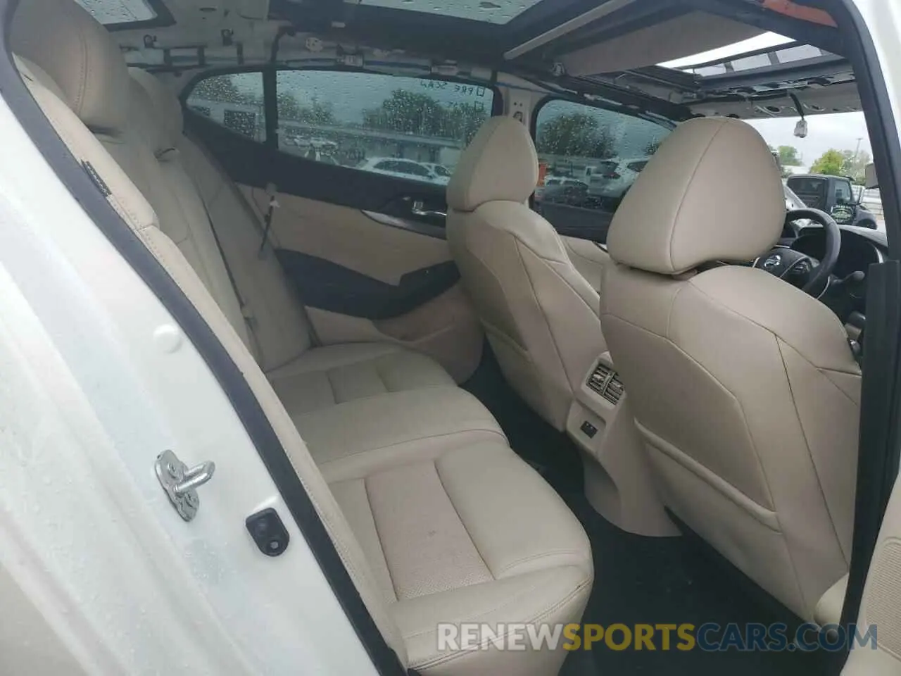 10 Photograph of a damaged car 1N4AA6AV0KC371116 NISSAN MAXIMA 2019