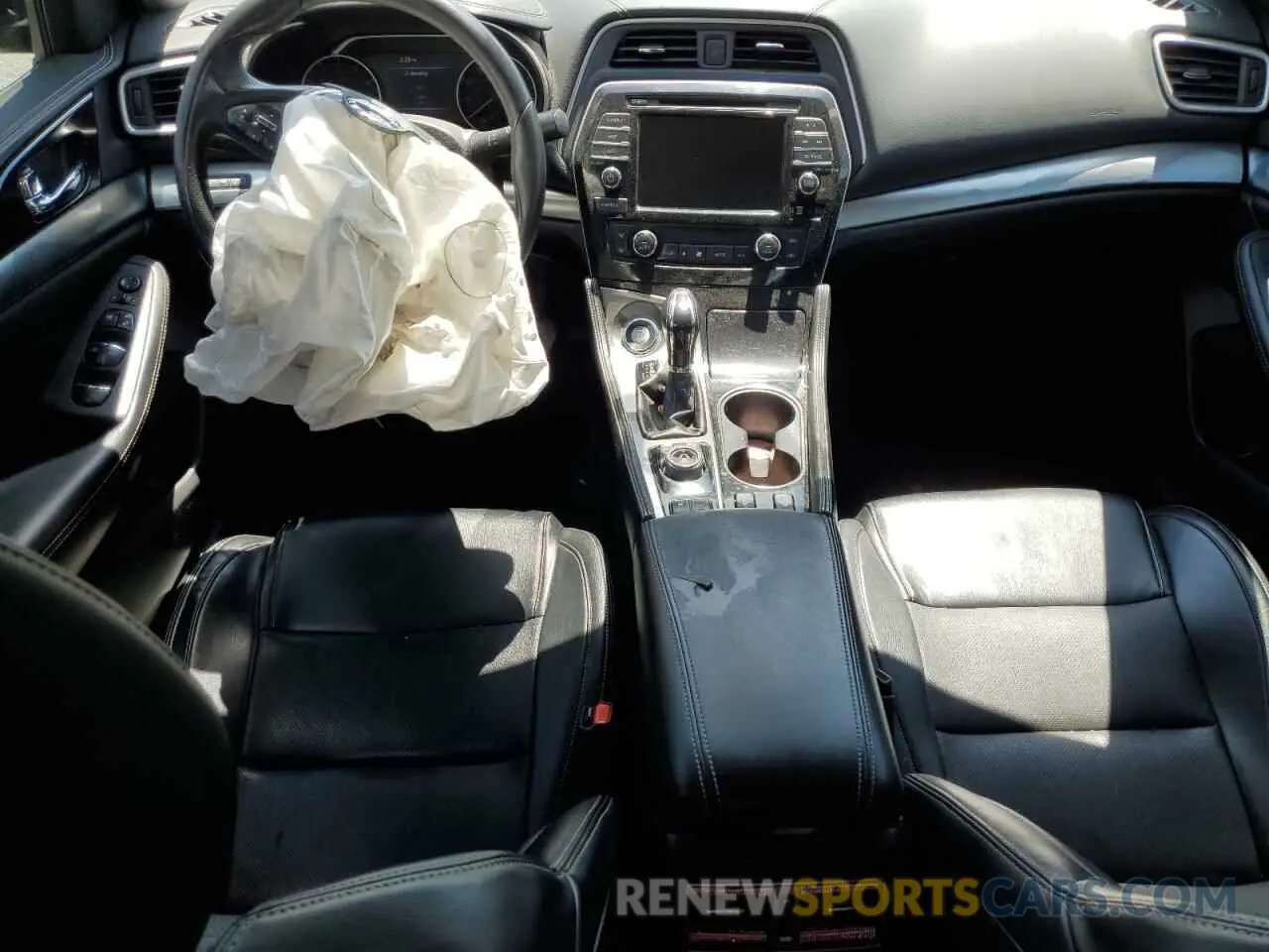 8 Photograph of a damaged car 1N4AA6AV0KC373349 NISSAN MAXIMA 2019