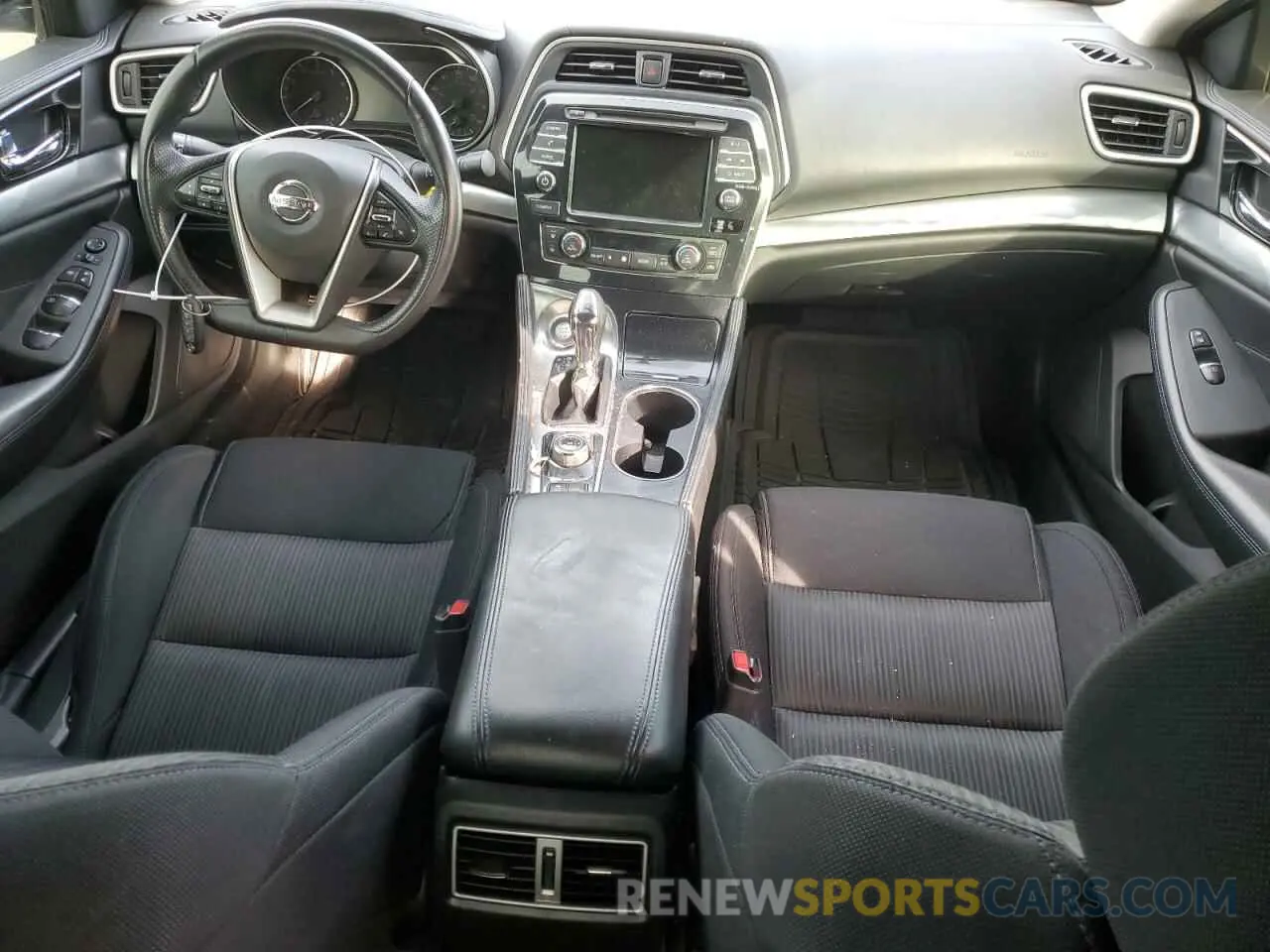 8 Photograph of a damaged car 1N4AA6AV0KC374534 NISSAN MAXIMA 2019