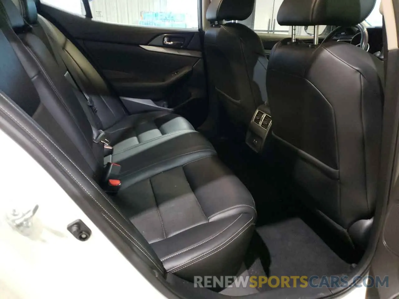10 Photograph of a damaged car 1N4AA6AV0KC375022 NISSAN MAXIMA 2019
