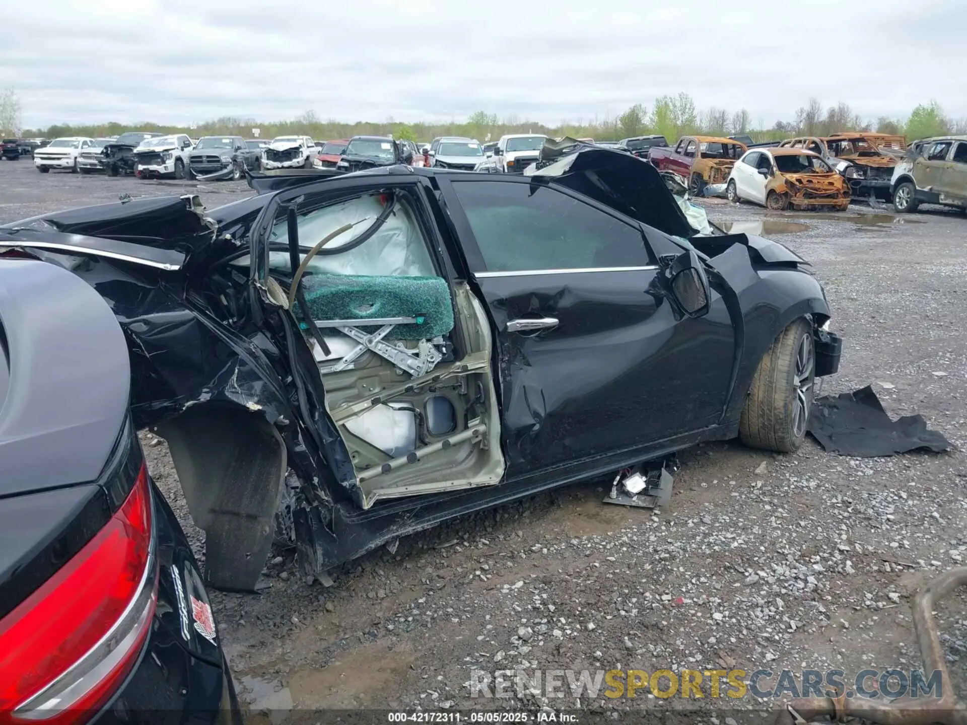 4 Photograph of a damaged car 1N4AA6AV0KC377059 NISSAN MAXIMA 2019
