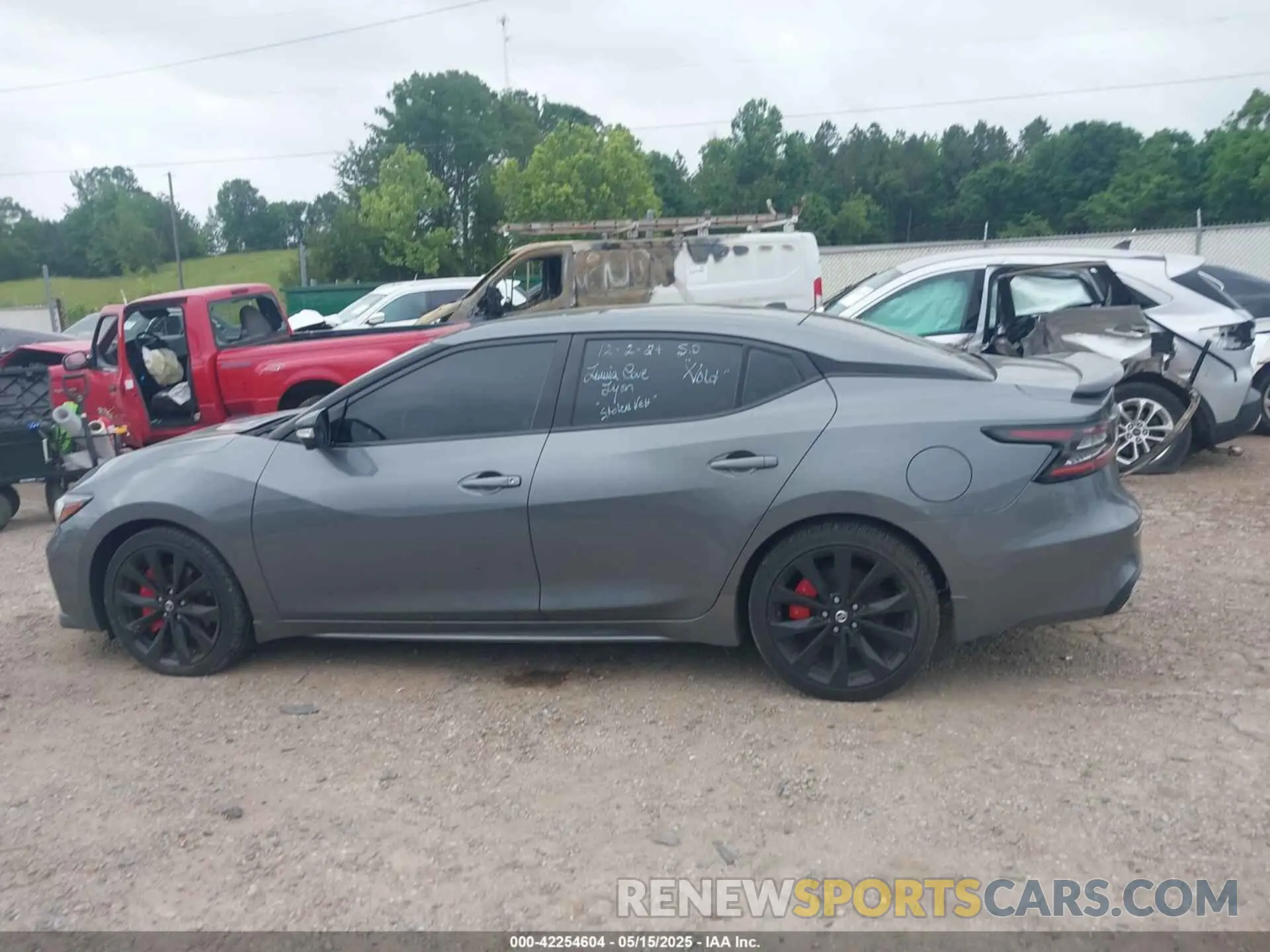 15 Photograph of a damaged car 1N4AA6AV0KC377062 NISSAN MAXIMA 2019