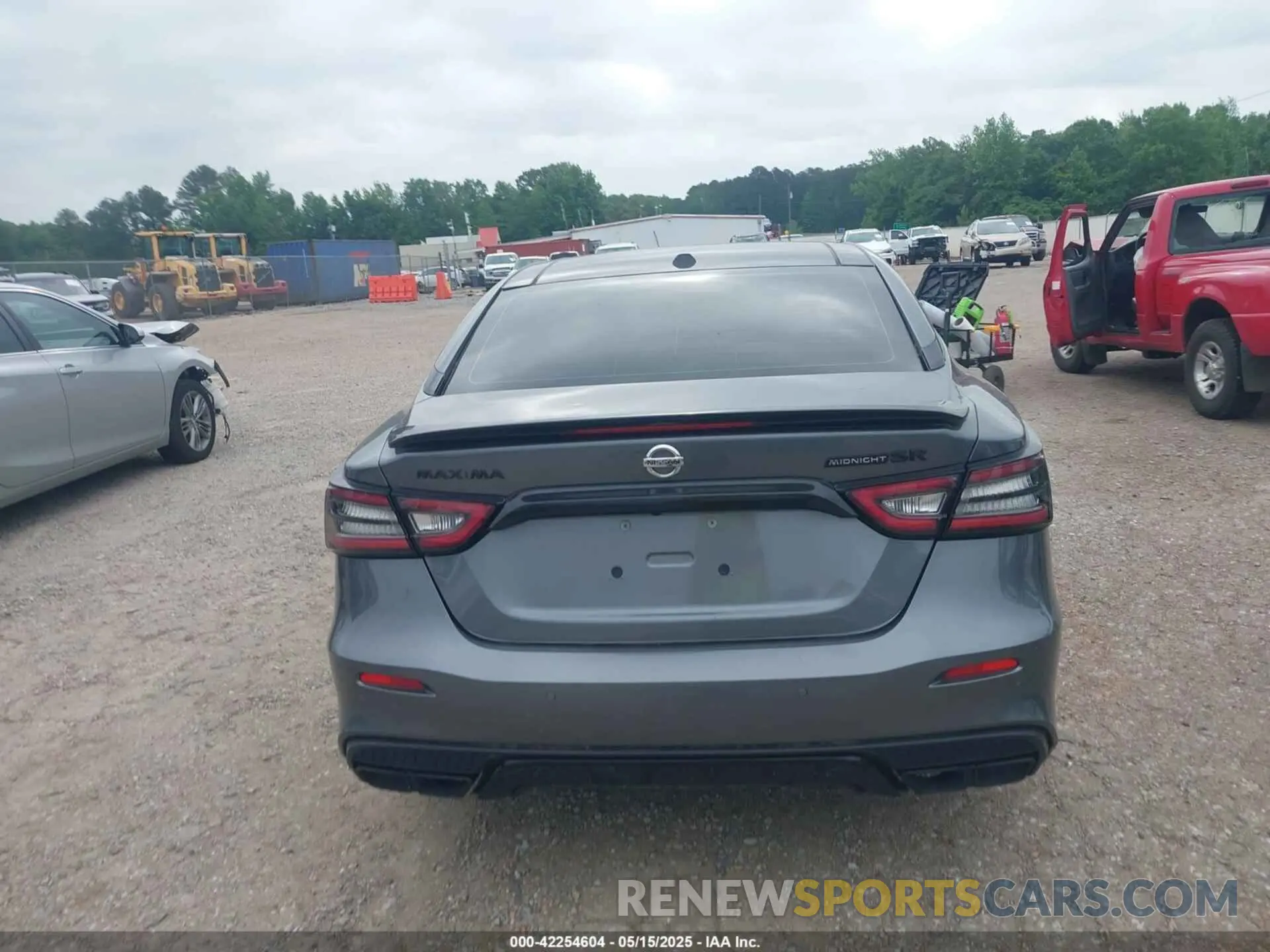 17 Photograph of a damaged car 1N4AA6AV0KC377062 NISSAN MAXIMA 2019