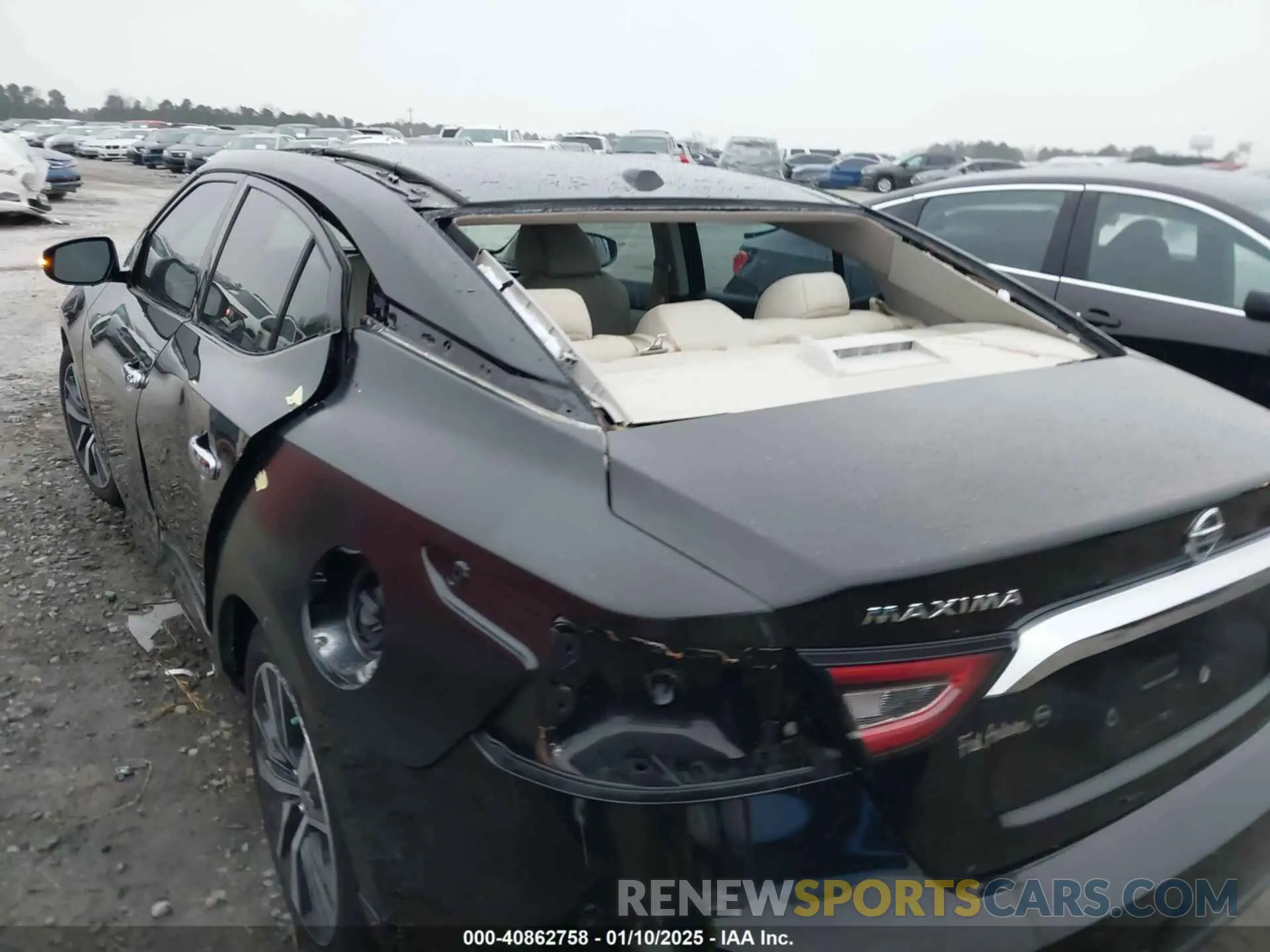 18 Photograph of a damaged car 1N4AA6AV0KC379524 NISSAN MAXIMA 2019